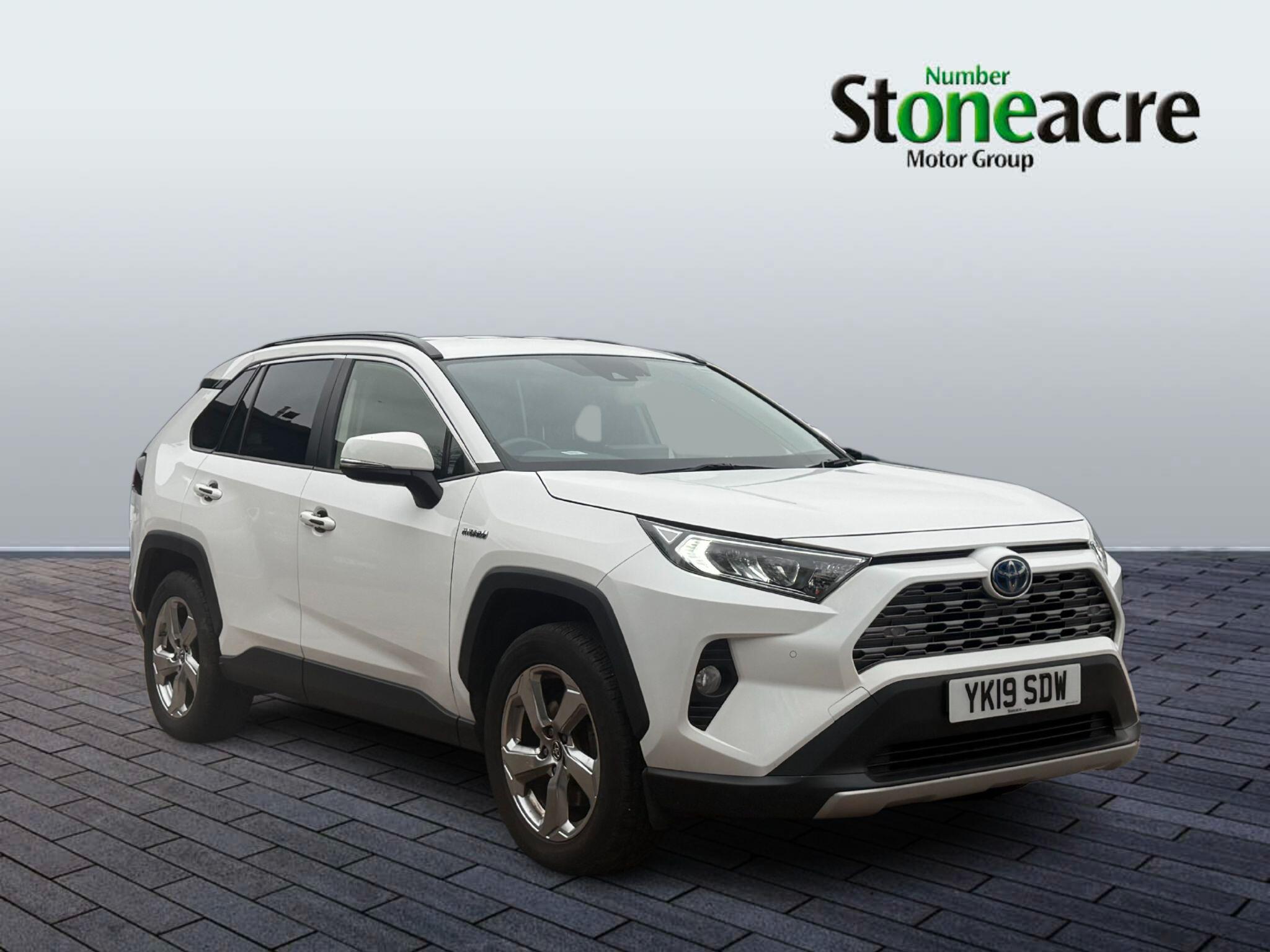 Toyota RAV4 2.5 VVT-h Design CVT 4WD Euro 6 (s/s) 5dr YK19SDW Image 1