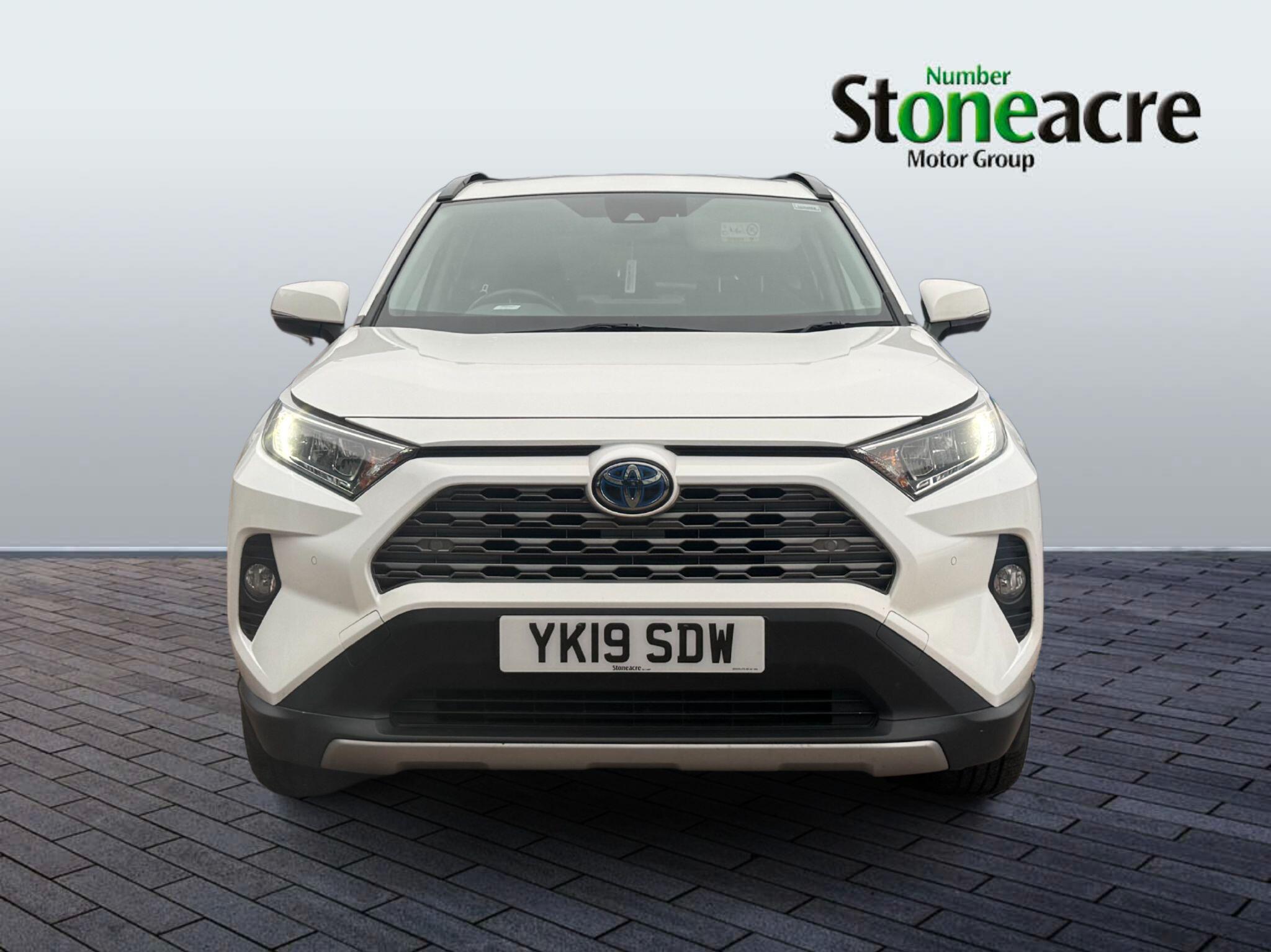 Toyota RAV4 2.5 VVT-h Design CVT 4WD Euro 6 (s/s) 5dr YK19SDW Image 2