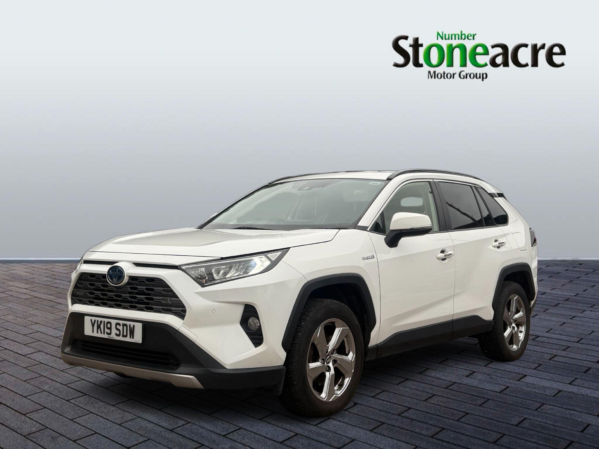 Toyota RAV4 2.5 VVT-h Design CVT 4WD Euro 6 (s/s) 5dr YK19SDW Image 3