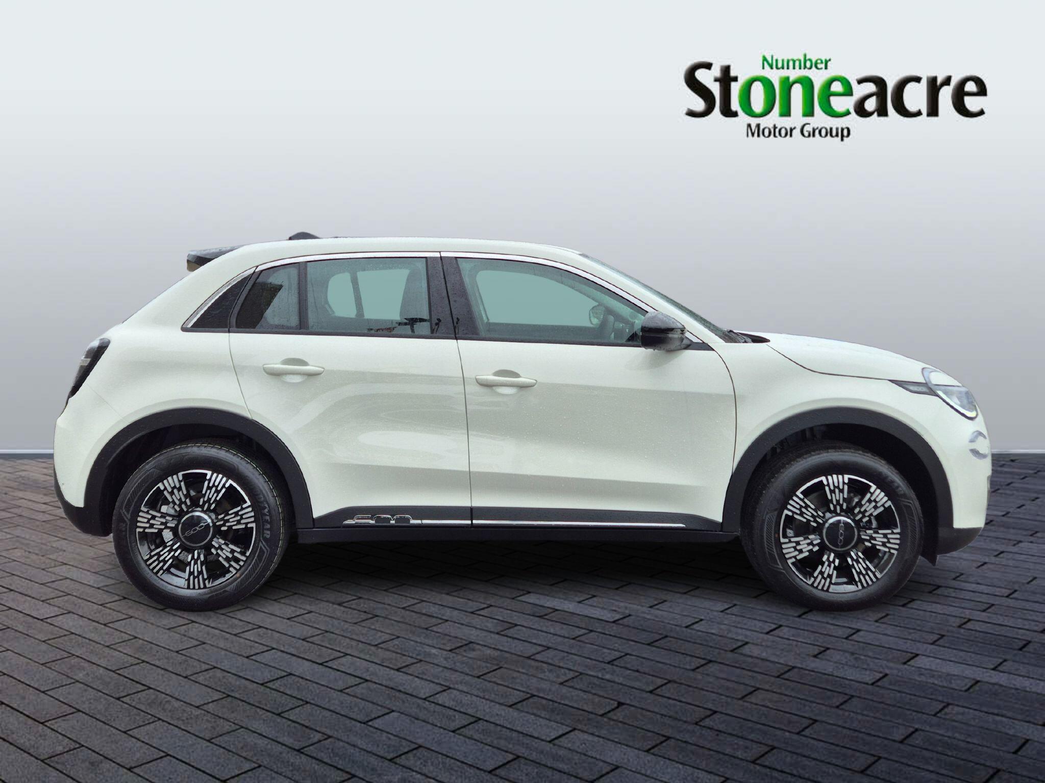 Fiat 600 1.2 MHEV e-DCT Euro 6 (s/s) 5dr YJ75JVH Image 2