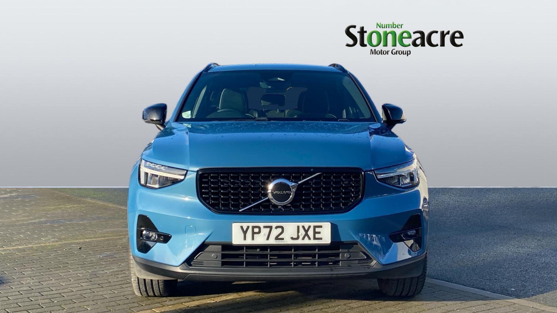Volvo XC40 2.0 B3P Plus Dark 5dr Auto YP72JXE Image 2