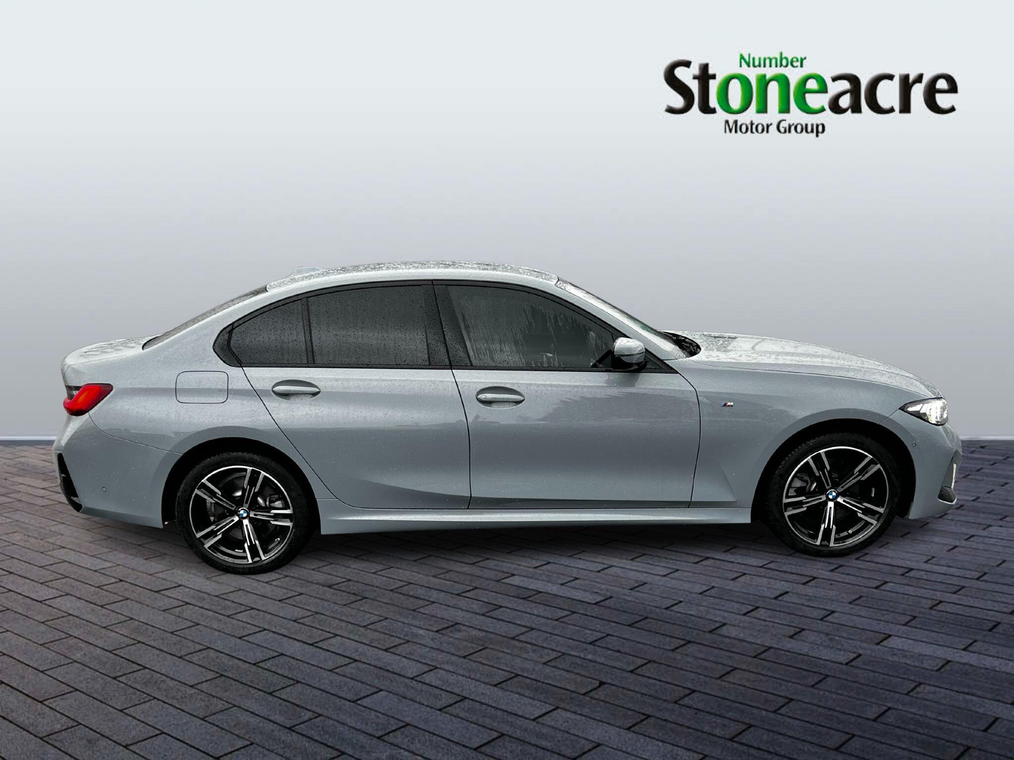 BMW 3 Series 2.0 330e 22.3kWh M Sport Auto Euro 6 (s/s) 4dr LO74YVN Image 2
