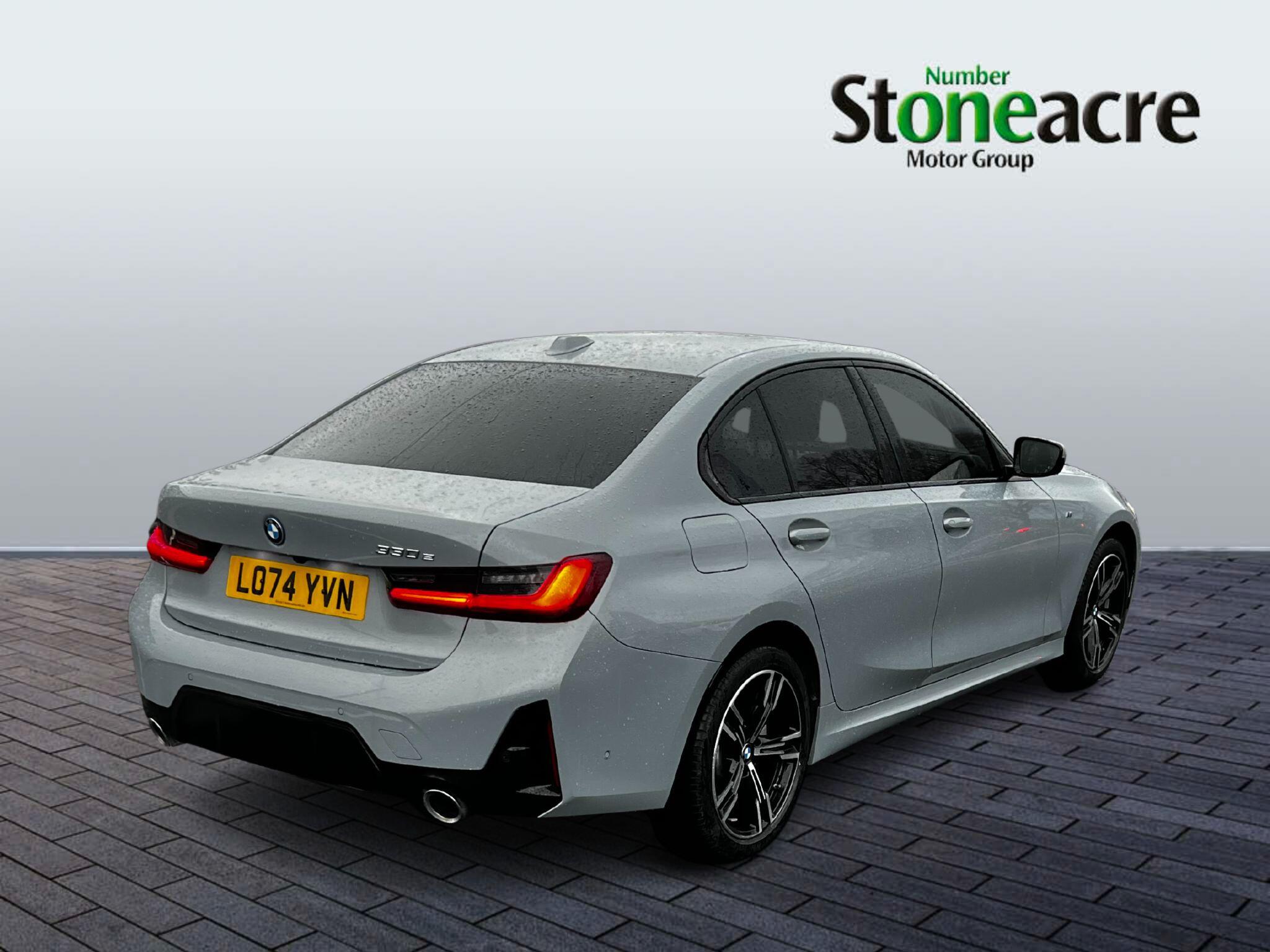 BMW 3 Series 2.0 330e 22.3kWh M Sport Auto Euro 6 (s/s) 4dr LO74YVN Image 3