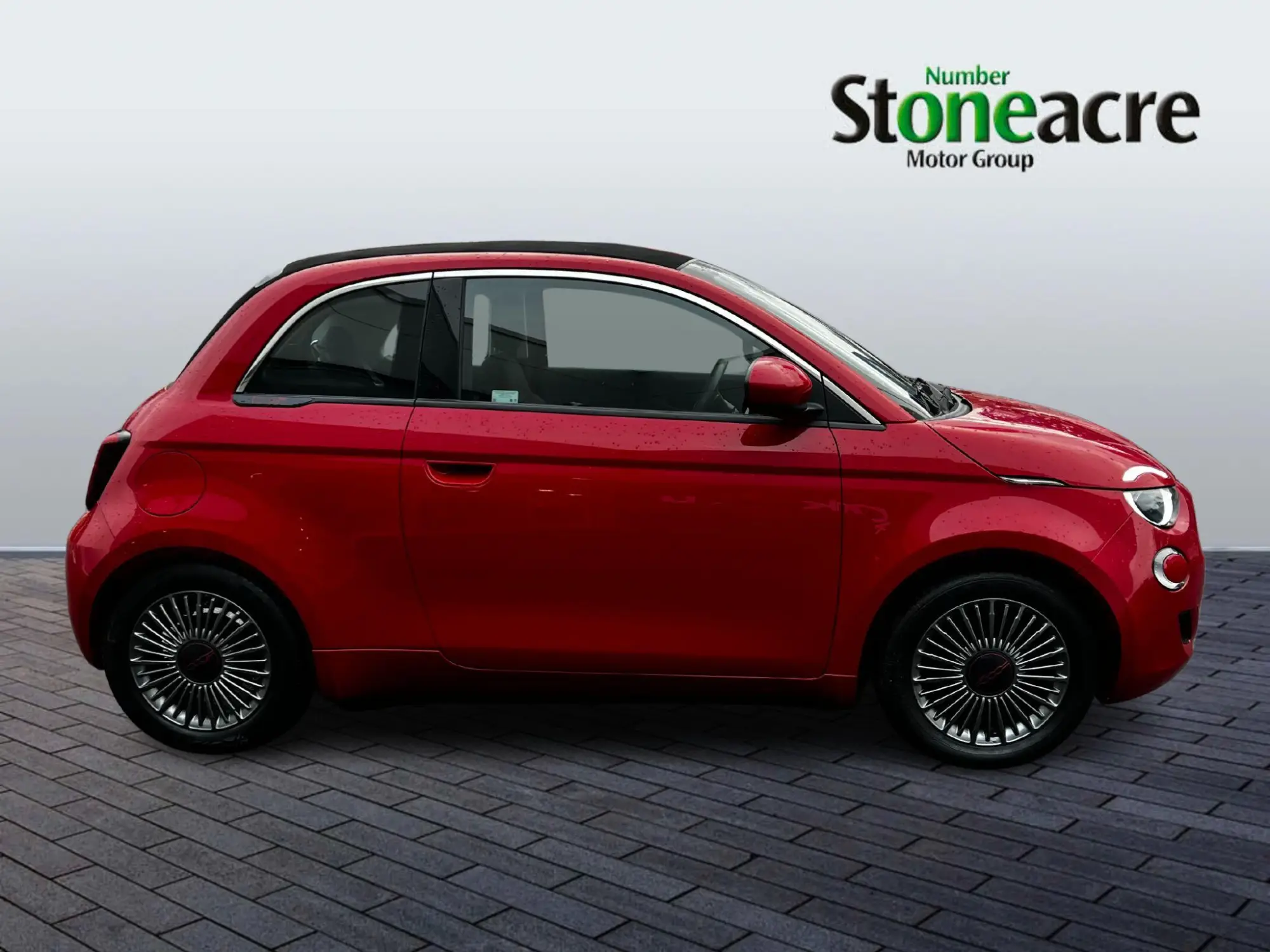 Fiat 500e C 87kW Red 42kWh 2dr Auto YP71ATK Image 2
