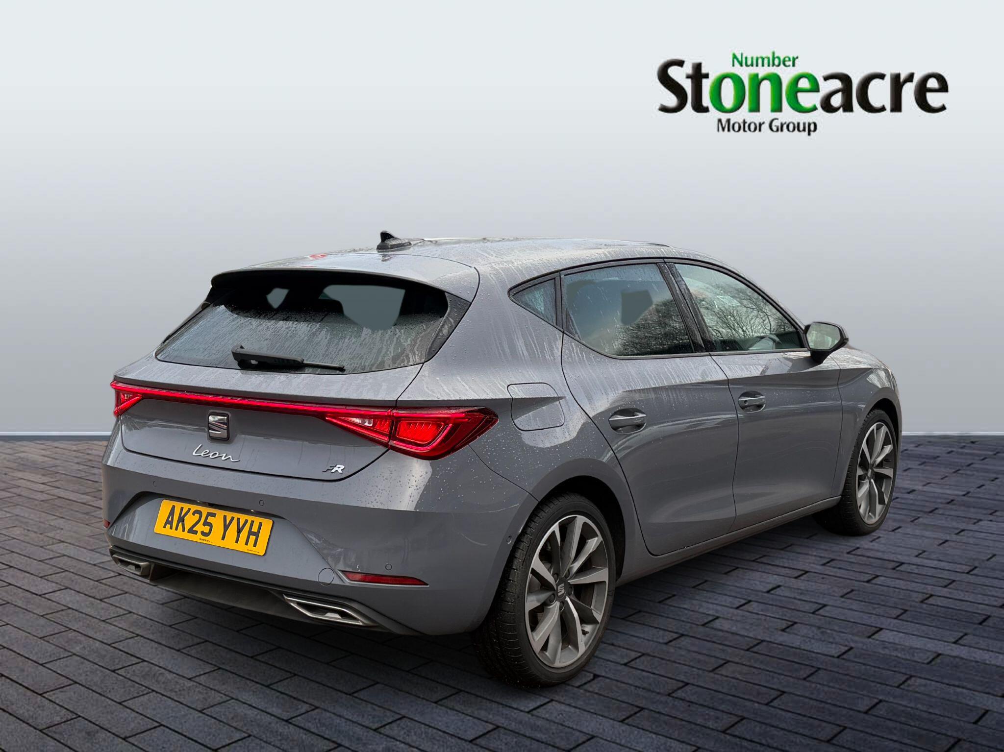 SEAT Leon 1.5 eTSI MHEV FR Sport DSG Euro 6 (s/s) 5dr AK25YYH Image 3