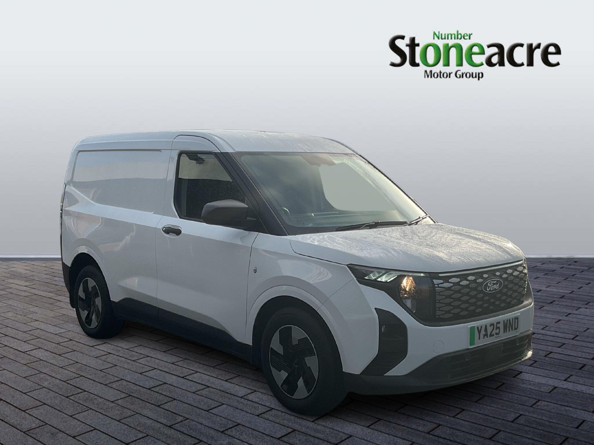 Ford E-Transit Courier 43kWh Trend Auto SWB 5dr YA25WND Image 1