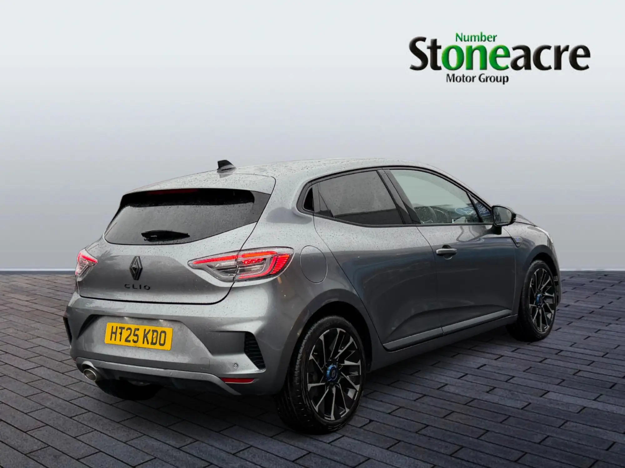 Renault Clio 1.0 TCe esprit Alpine Euro 6 (s/s) 5dr HT25KDO Image 3