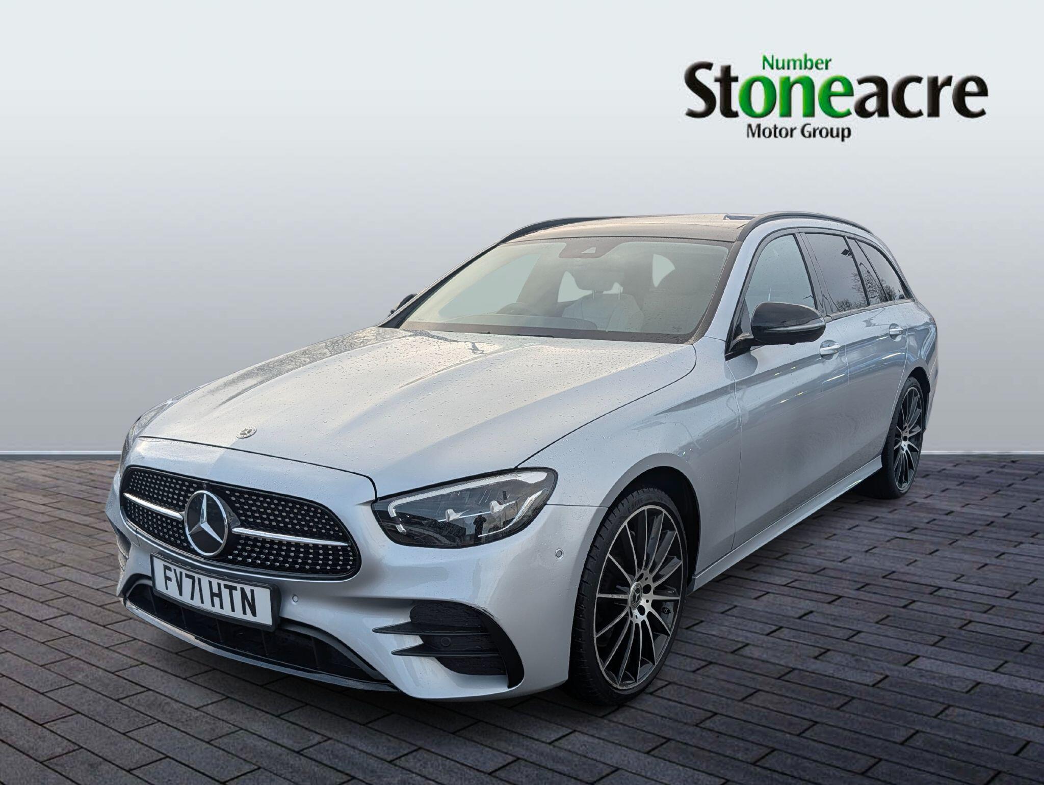 Mercedes-Benz E-Class 2.0 E300dh MHEV AMG Line Night Edition (Premium Plus) G-Tronic+ 4MATIC Euro 6 (s/s) 5dr FV71HTN Image 3