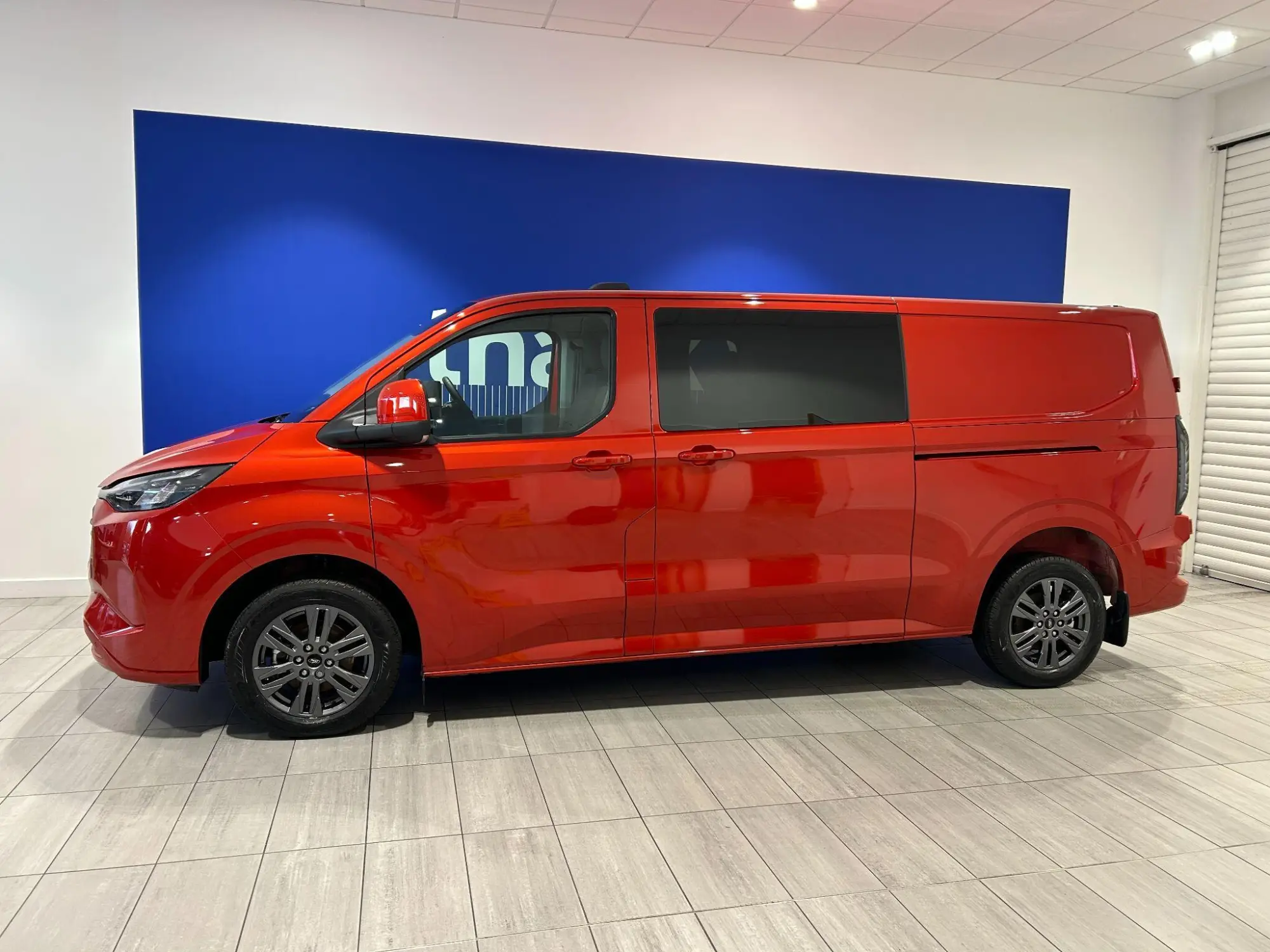 Ford Transit Custom Image 1