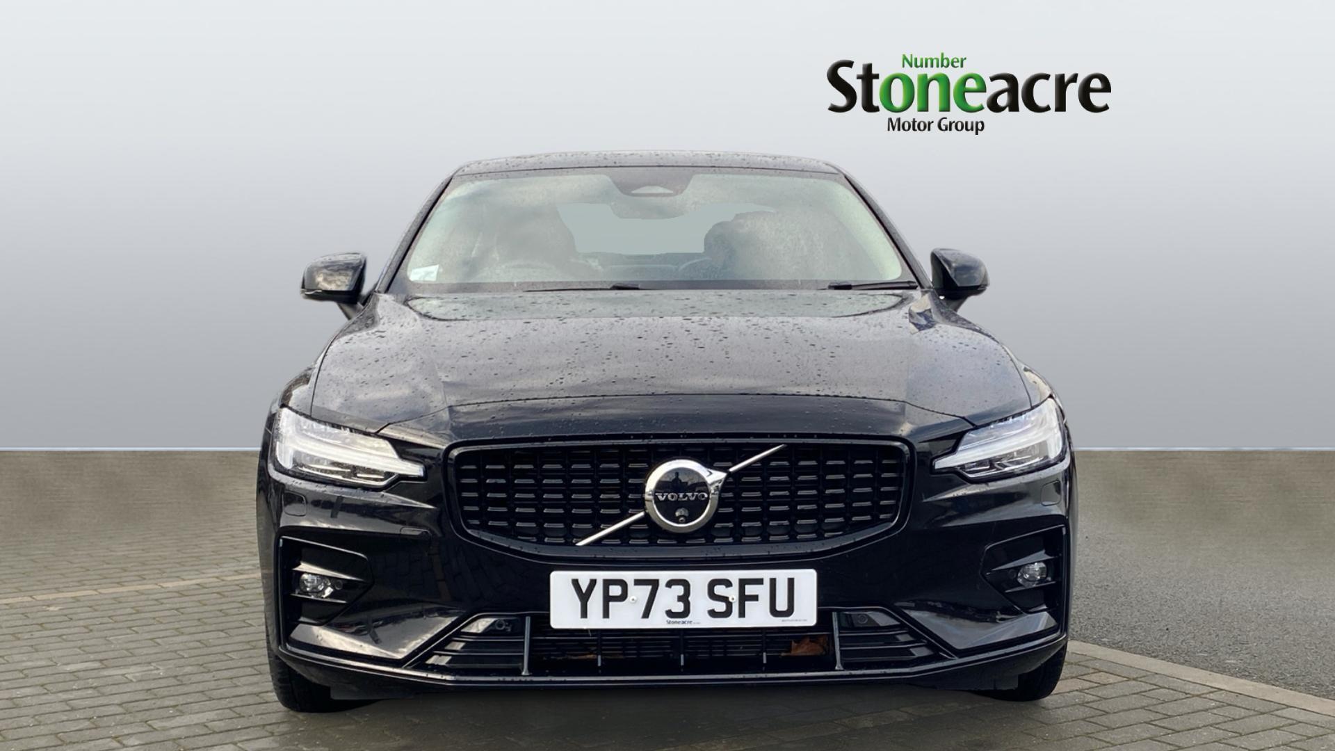 Volvo S60 2.0 B5 MHEV Ultimate Auto AWD Euro 6 (s/s) 4dr YP73SFU Image 2