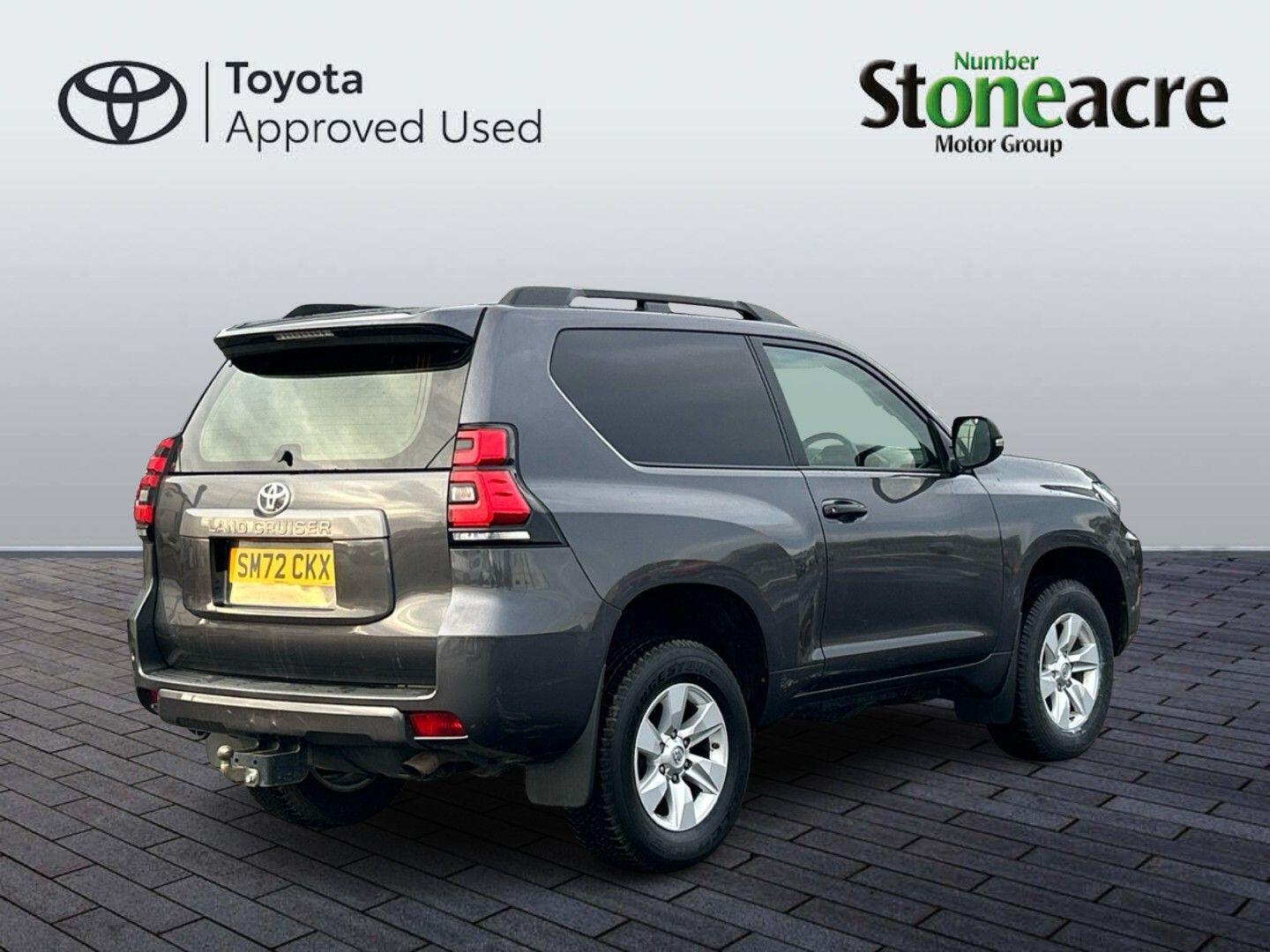 Toyota Land Cruiser 2.8D Utility 4WD SWB Euro 6 (s/s) 3dr SM72CKX Image 3