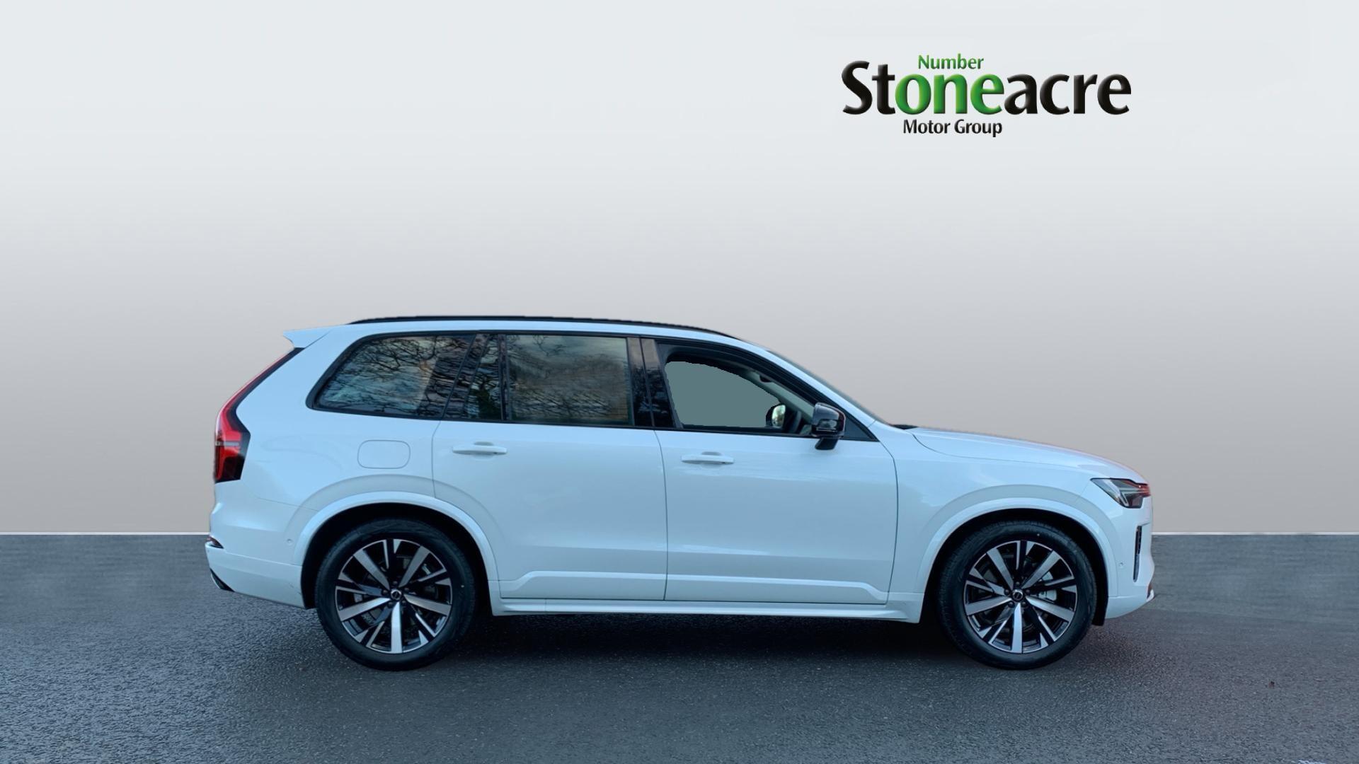 Volvo XC90 2.0 B5 MHEV Plus Auto 4WD Euro 6 (s/s) 5dr NL75HGJ Image 3