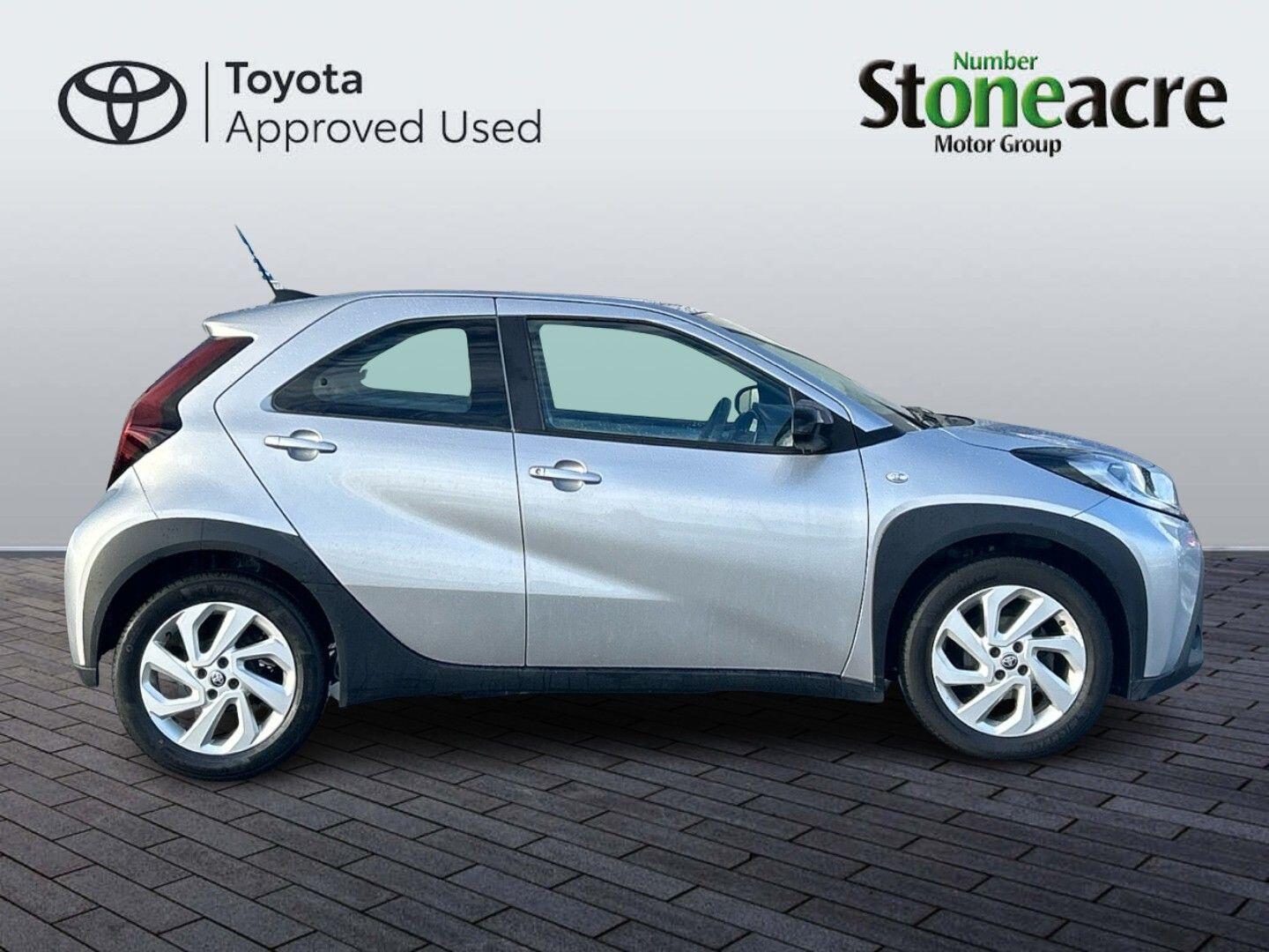 Toyota Aygo X 1.0 VVT-i Pure 5dr ND73HWX Image 2