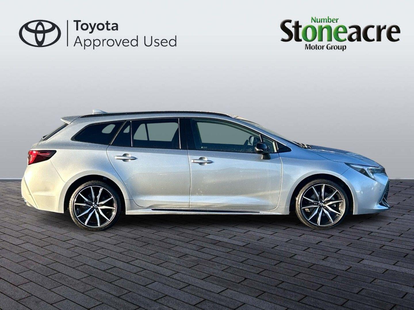 Toyota Corolla Touring Sports 2.0 VVT-h GR SPORT Touring Sports CVT Euro 6 (s/s) 5dr ND73FFN Image 2