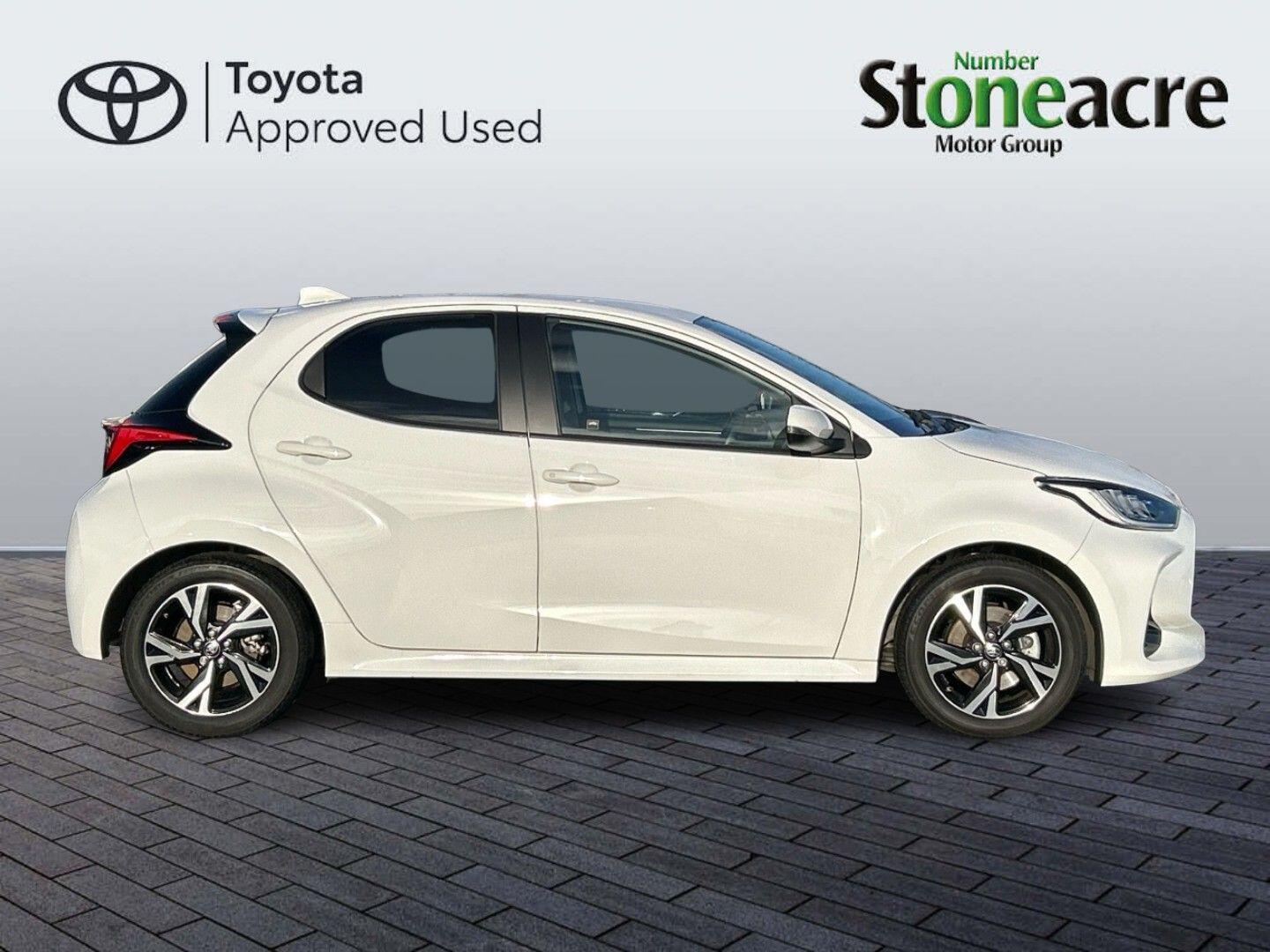 Toyota Yaris 1.5 Hybrid Design 5dr CVT ND24HMJ Image 2