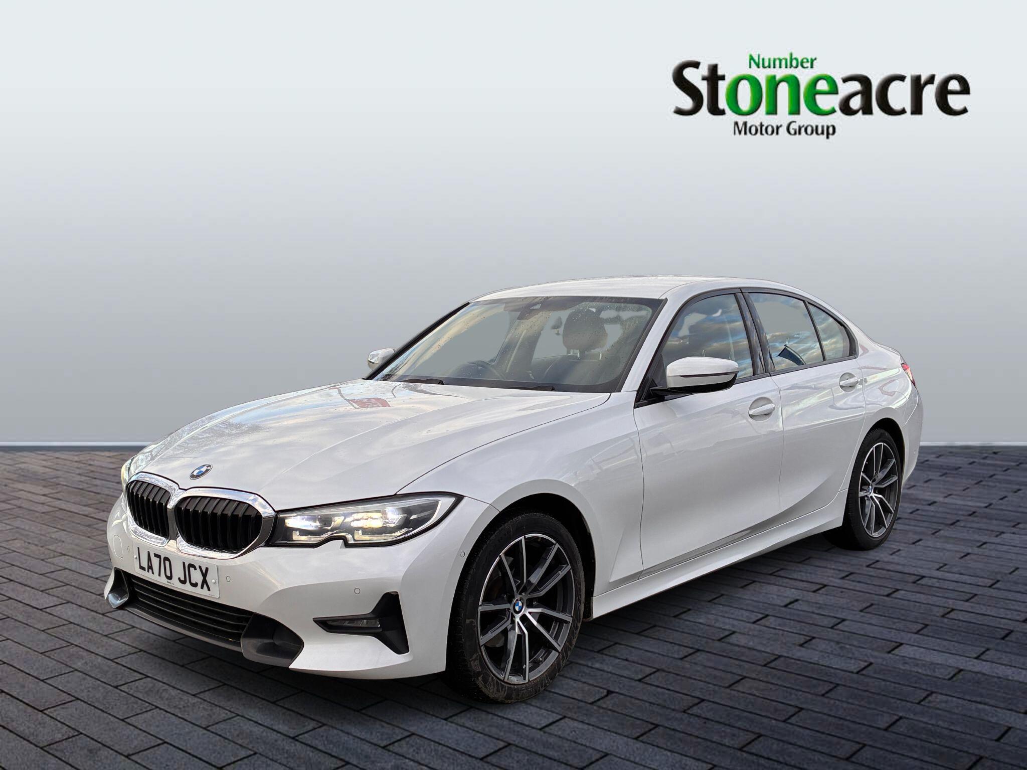 BMW 3 Series 2.0 320i Sport Auto Euro 6 (s/s) 4dr LA70JCX Image 3
