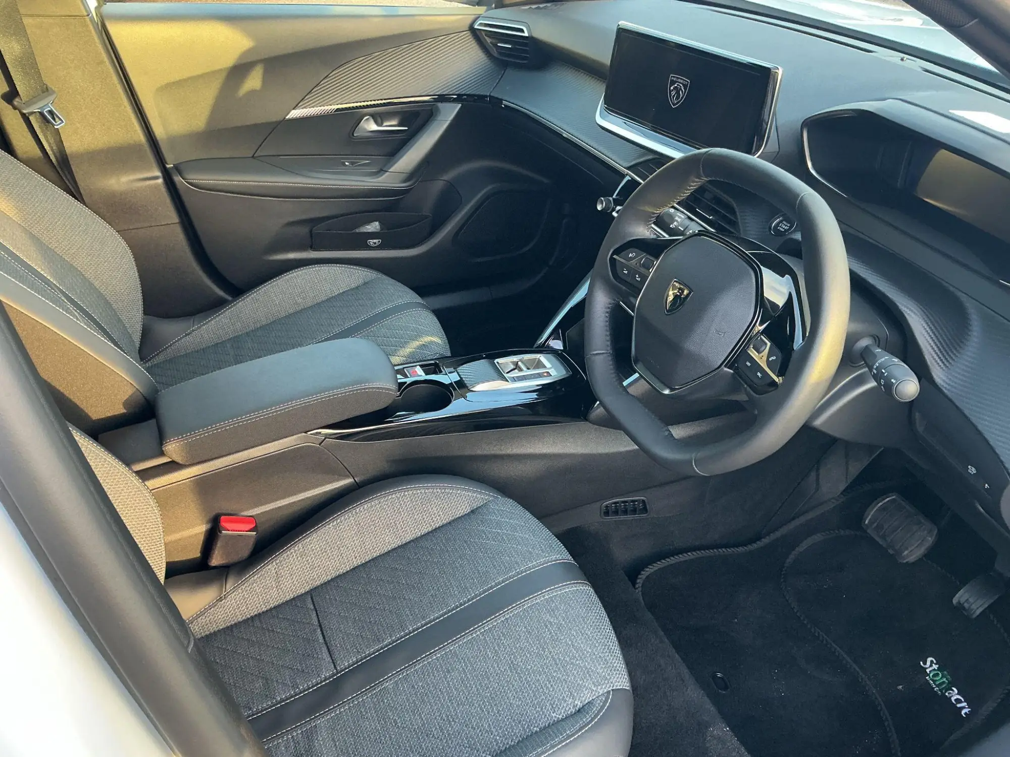 Peugeot E-2008 Image 9
