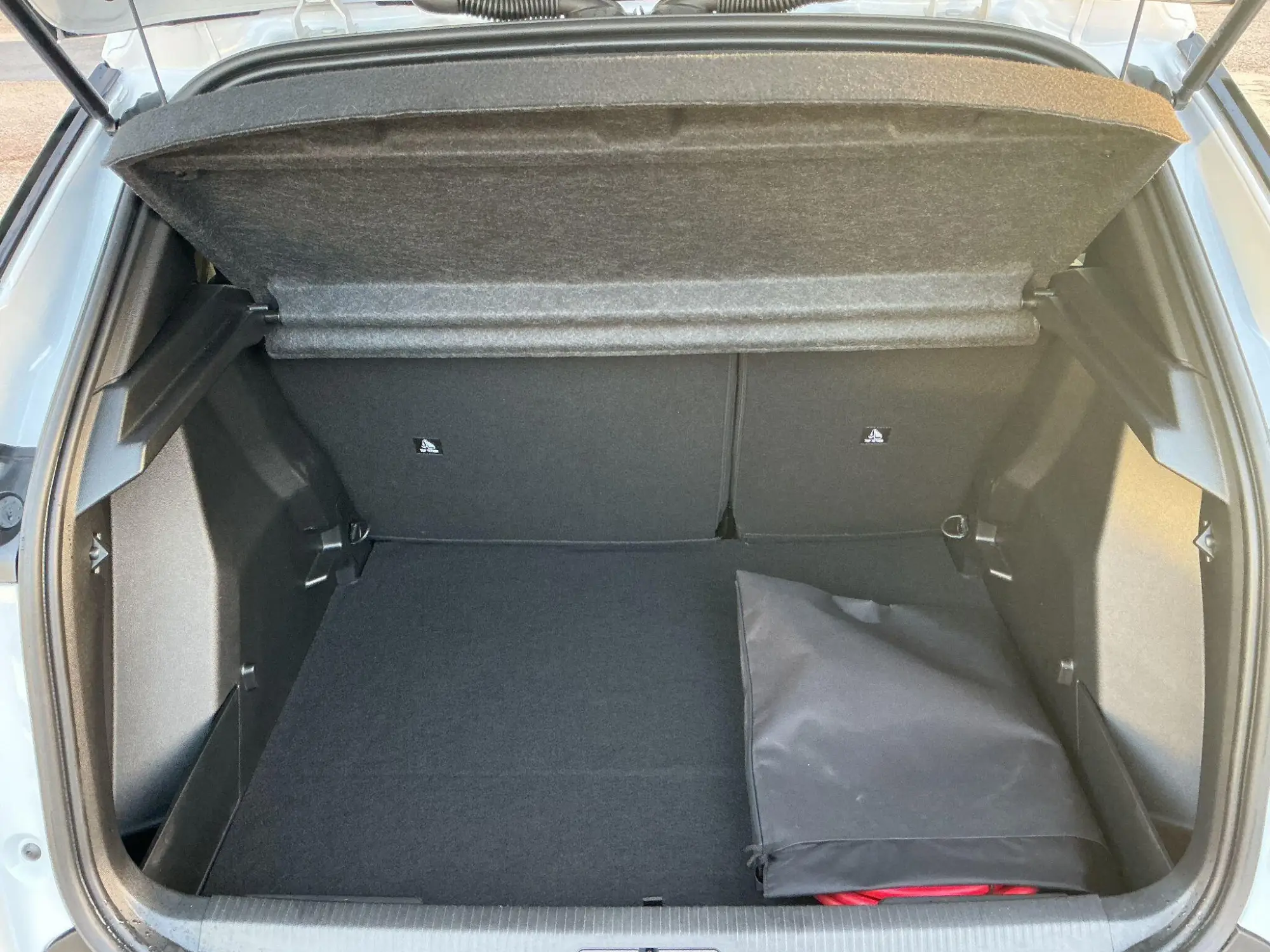 Peugeot E-2008 Image 11