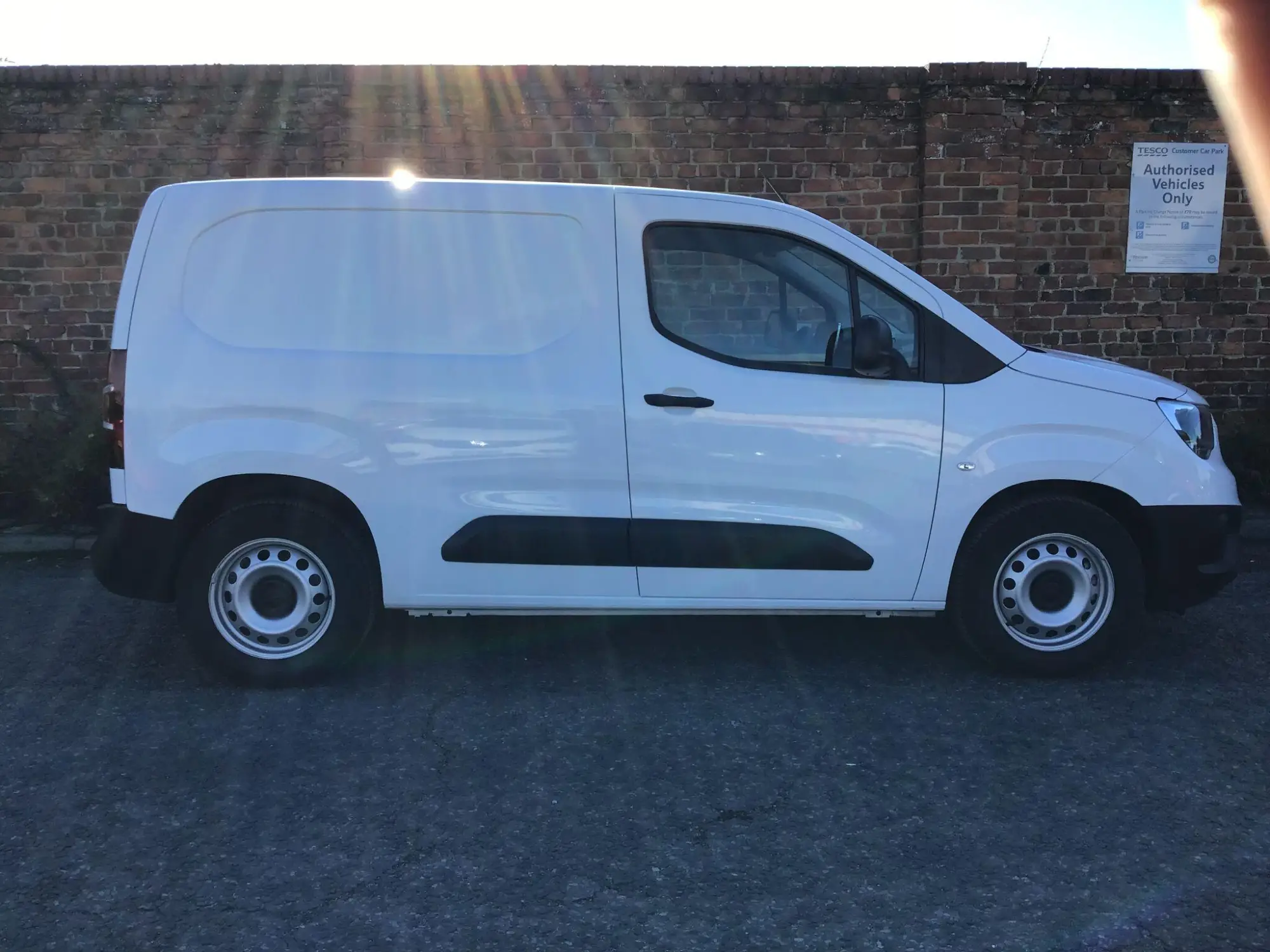 Vauxhall Combo Electric 2300 50kWh Prime Auto L1 5dr (7.4kW Charger) YY25WXH Image 2