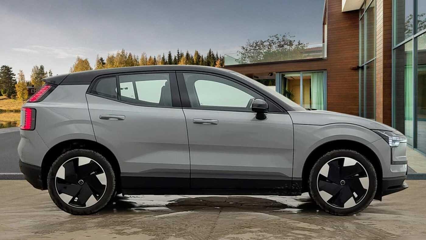 Volvo EX30 200kW SM Extended Range Plus 69kWh 5dr Auto OY75VVE Image 2