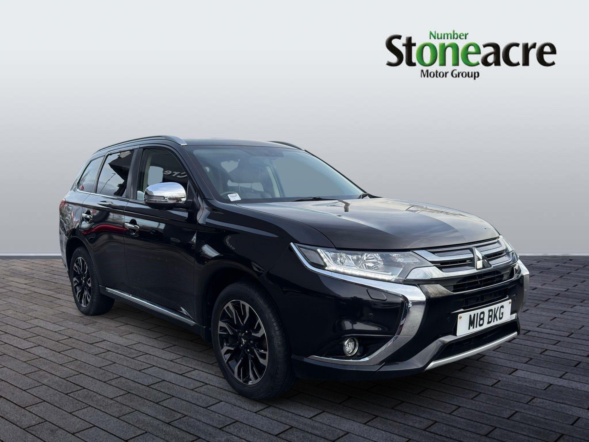 Mitsubishi Outlander 2.0h 12kWh 4h SUV 5dr Petrol Plug-in Hybrid CVT 4WD Euro 6 (s/s) (200 ps) WU17WKW Image 1