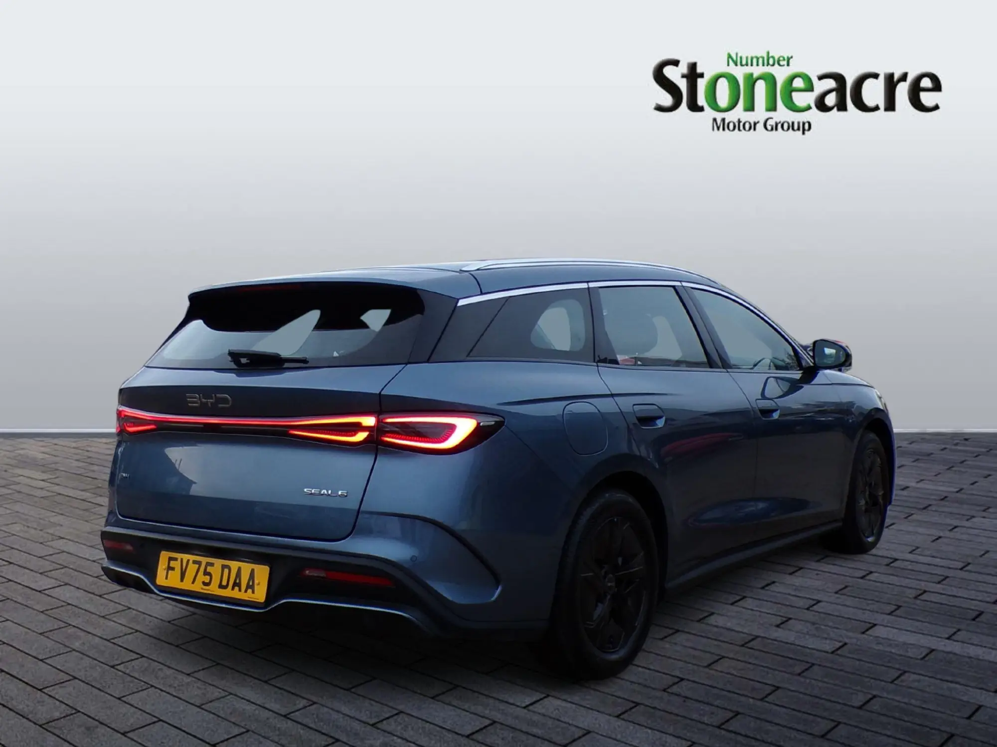 BYD Seal 6 1.5 DM-i 10kWh Boost CVT Auto Euro 6 (s/s) 5dr FV75DAA Image 3