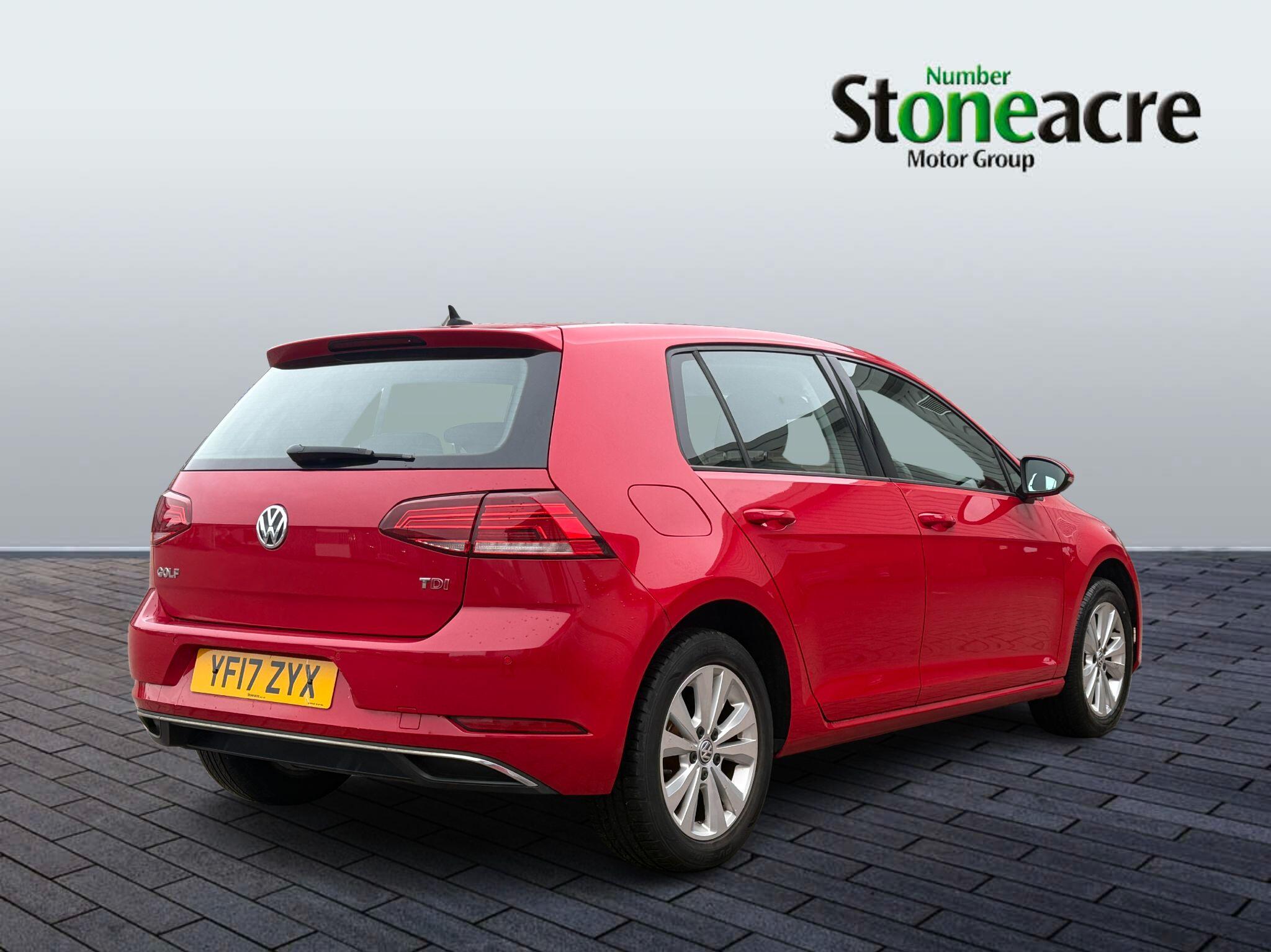 Volkswagen Golf 1.6 TDI BlueMotion Tech SE Nav Euro 6 (s/s) 5dr YF17ZYX Image 3