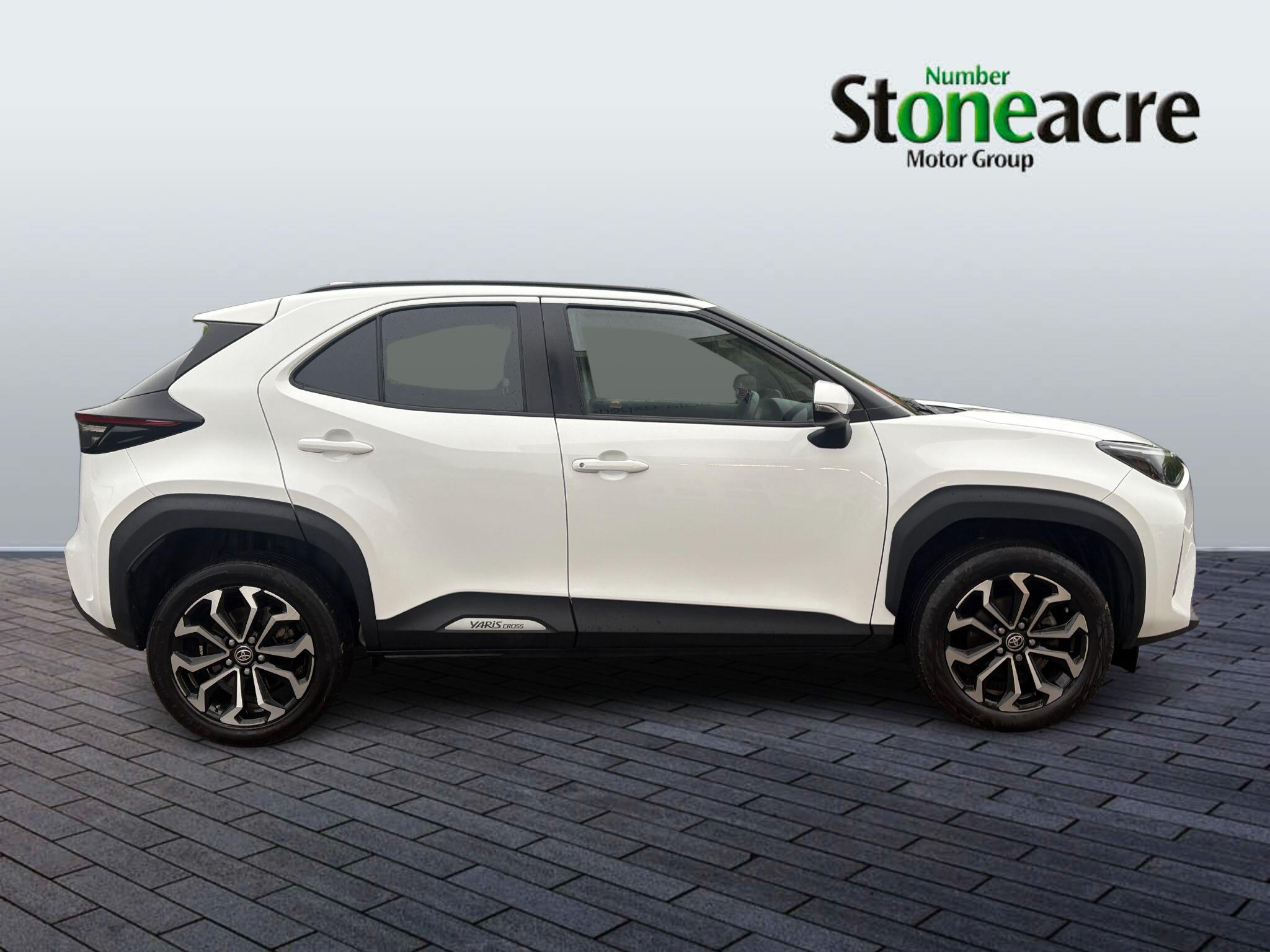 Toyota Yaris Cross 1.5 Hybrid Design 5dr CVT MJ24WAU Image 2