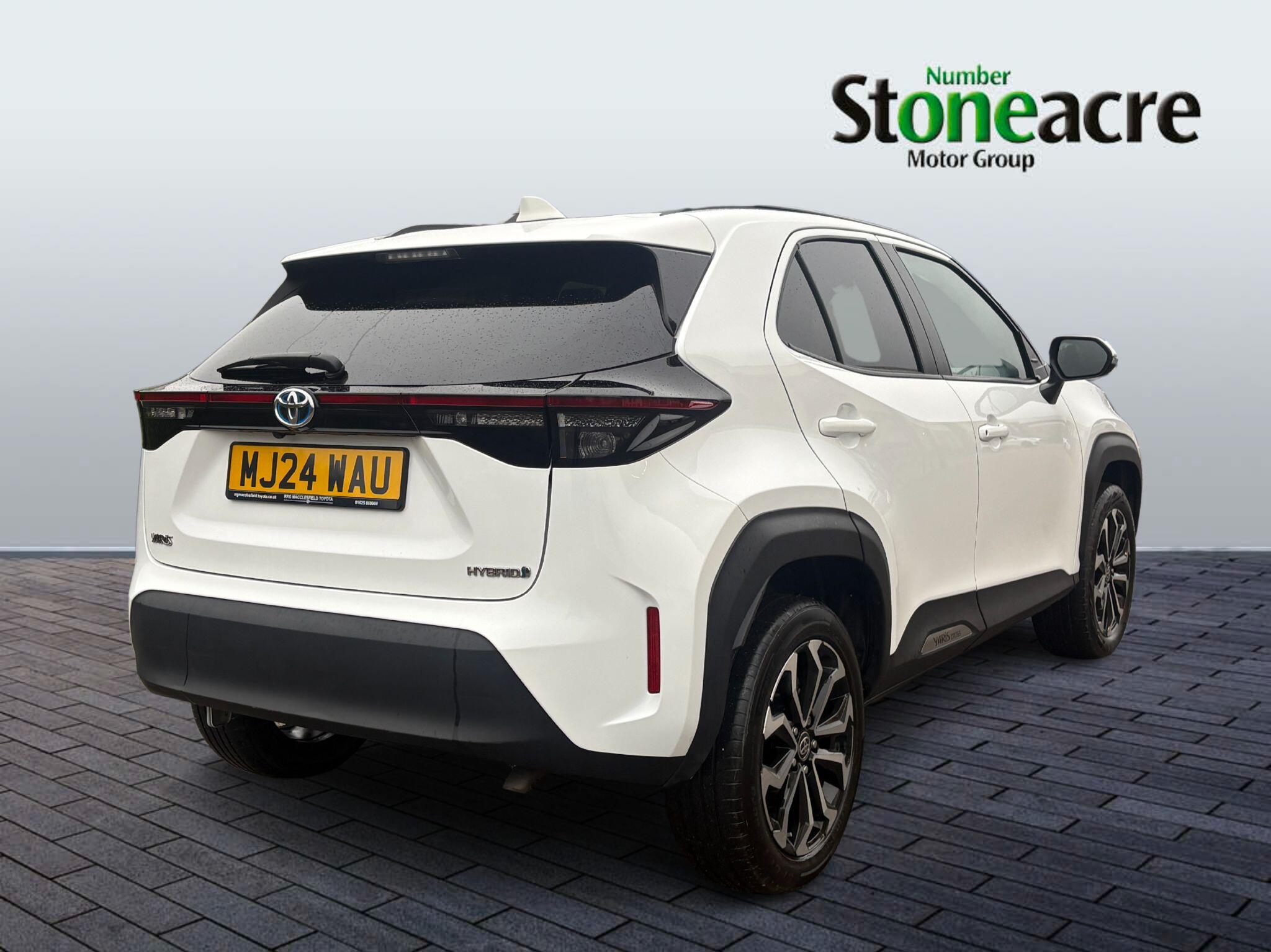 Toyota Yaris Cross 1.5 Hybrid Design 5dr CVT MJ24WAU Image 3