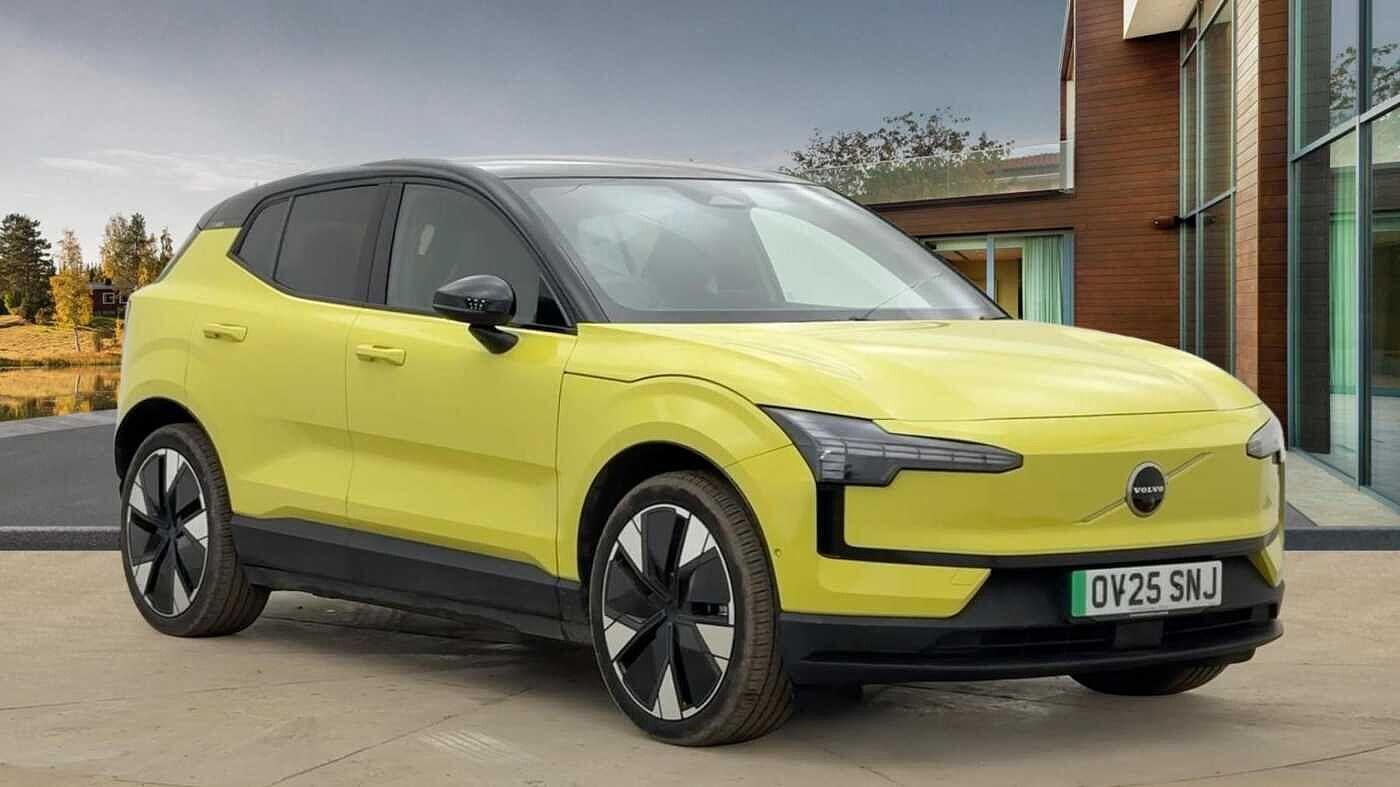 Volvo EX30 Single Motor Extended Range 69kWh Ultra Auto 5dr OV25SNJ Image 1