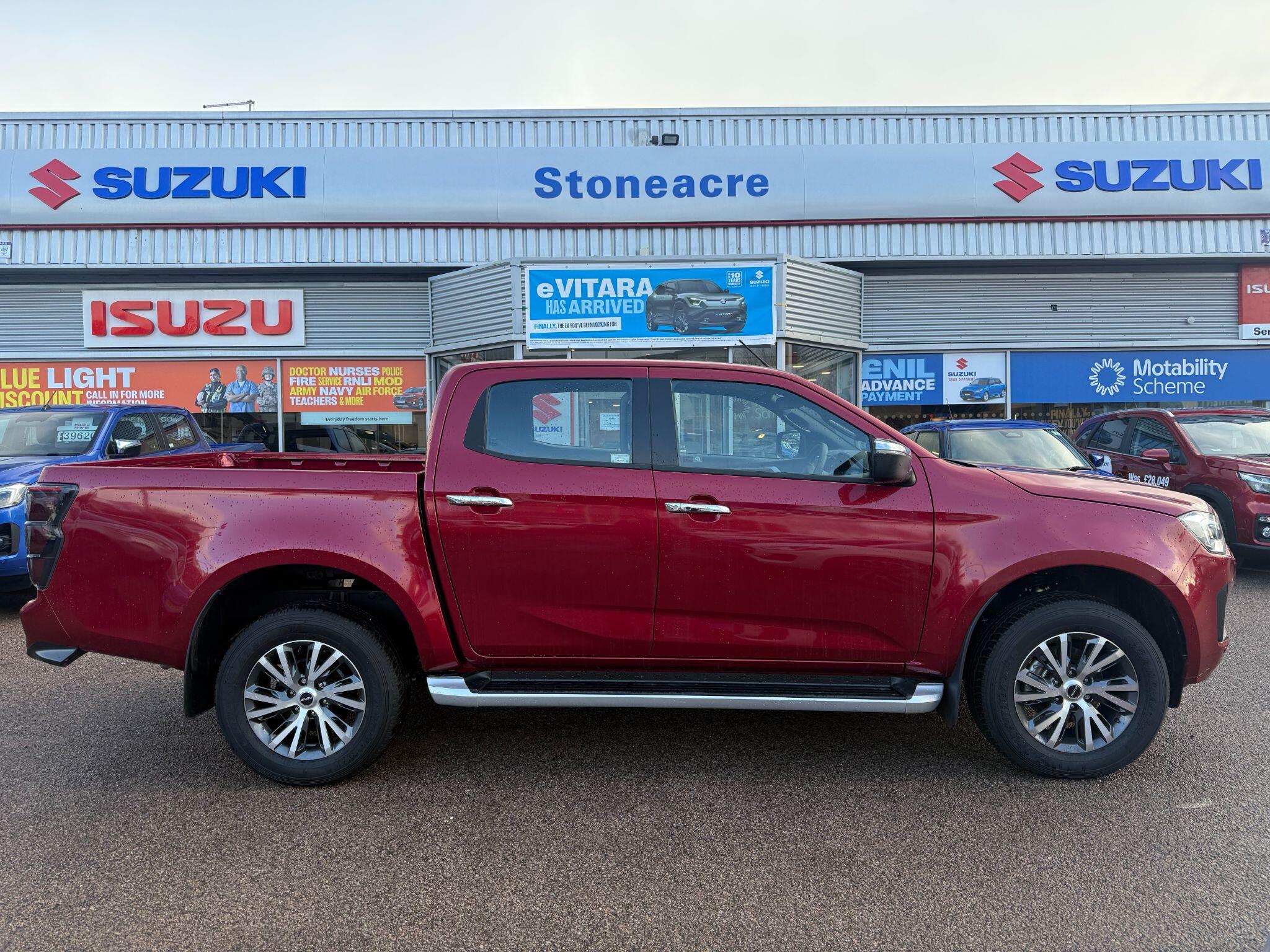 Isuzu D-Max DL40 1.9 TD DL40 Auto 4WD Euro 6 (s/s) 4dr AF75HHL Image 2