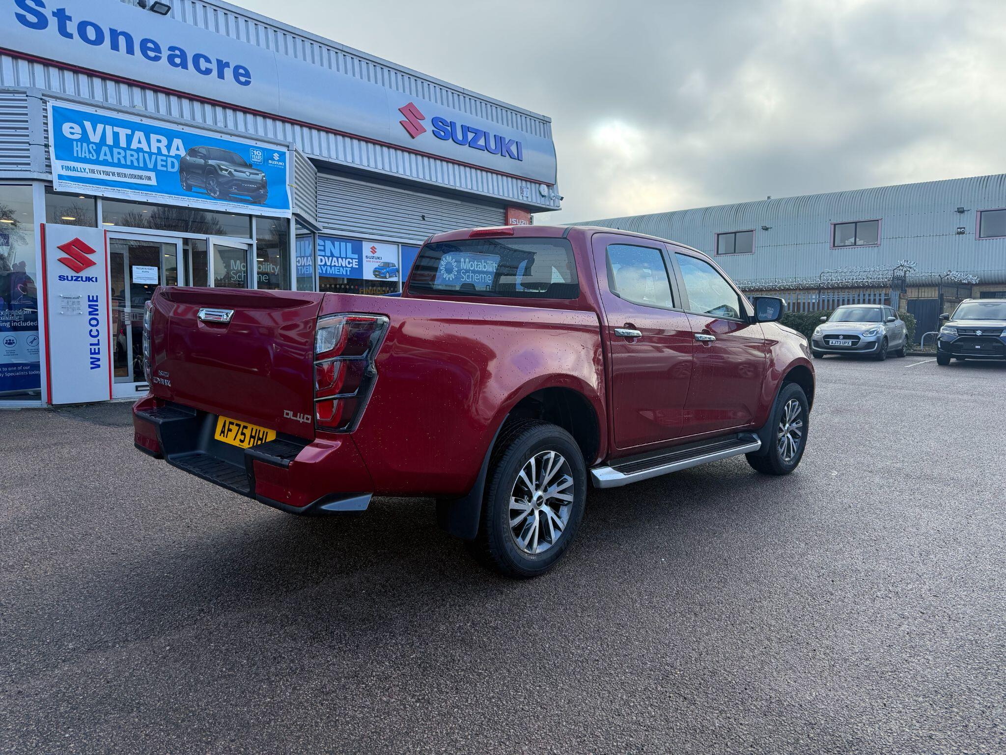 Isuzu D-Max DL40 1.9 TD DL40 Auto 4WD Euro 6 (s/s) 4dr AF75HHL Image 3