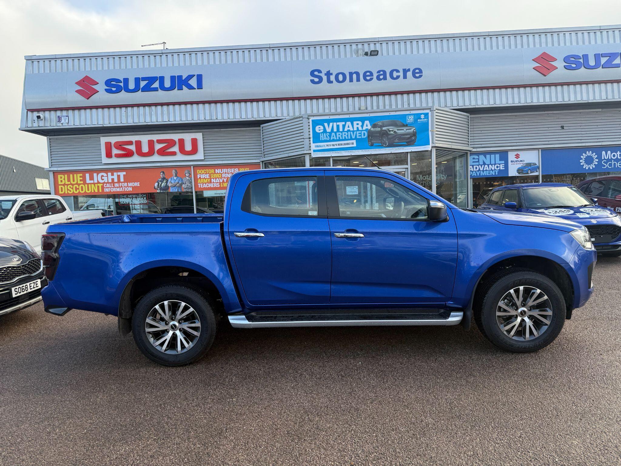 Isuzu D-Max DL40 1.9 TD DL40 Auto 4WD Euro 6 (s/s) 4dr AF75HHG Image 2