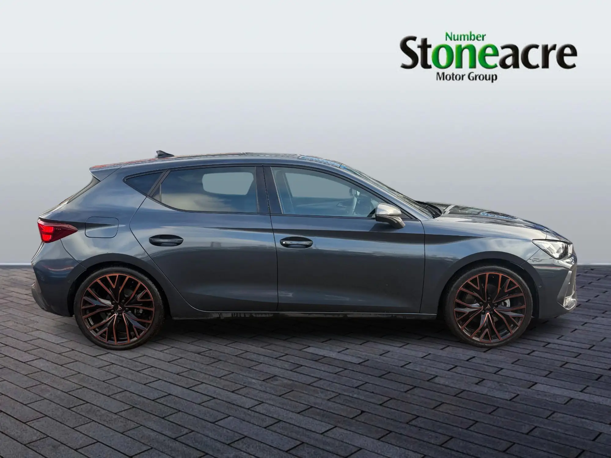 CUPRA Leon 1.5 eHybrid 25.8kWh V3 DSG Euro 6 (s/s) 5dr AJ25CDK Image 2