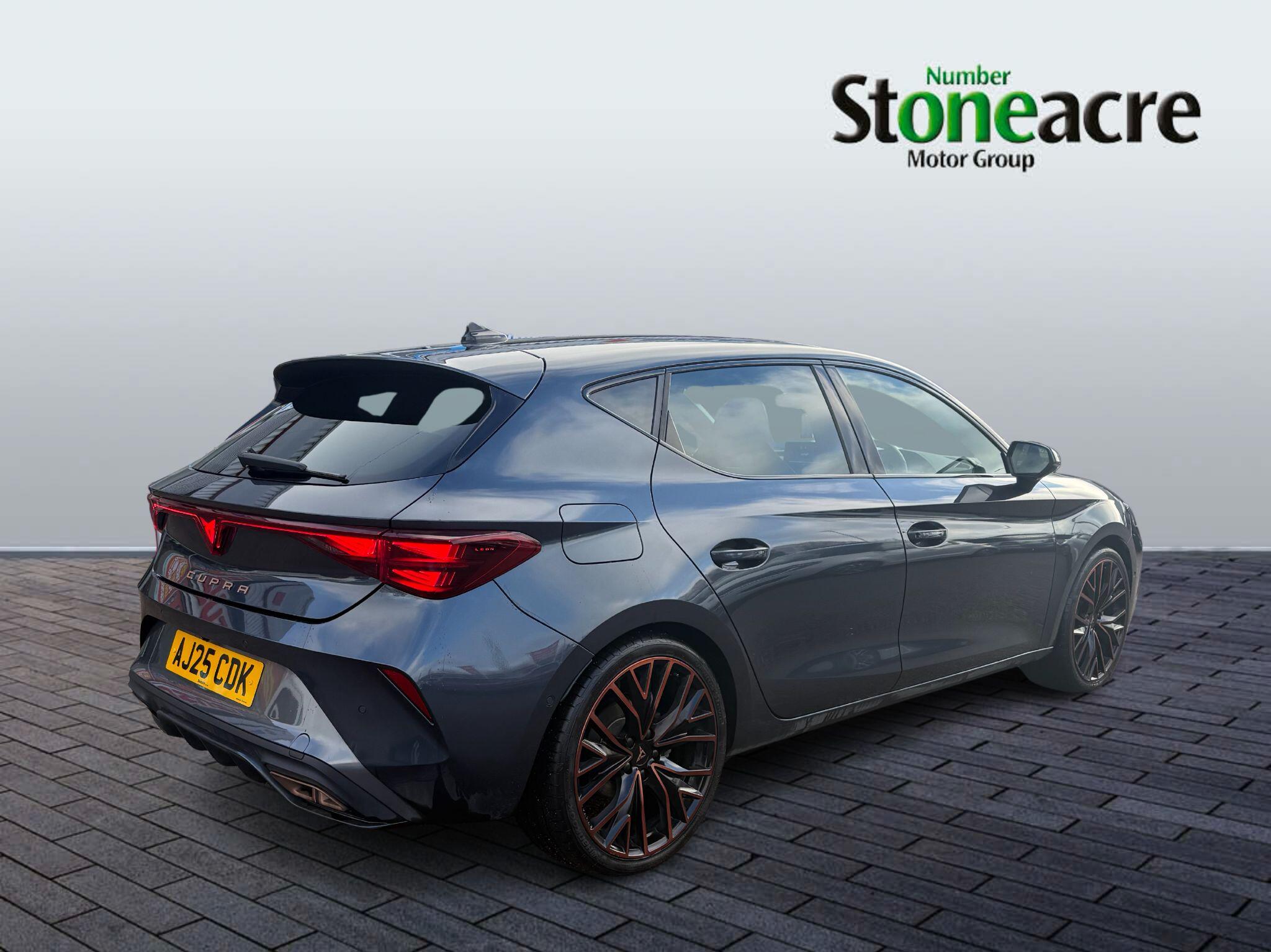 CUPRA Leon 1.5 eHybrid 25.8kWh V3 DSG Euro 6 (s/s) 5dr AJ25CDK Image 3