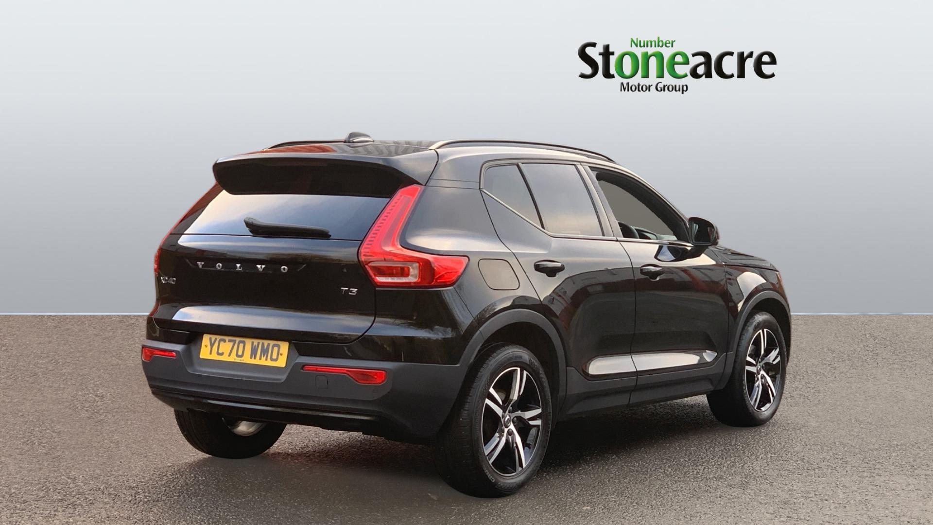 Volvo XC40 R-Design T3 (163 hp) Manual YC70WMO Image 2