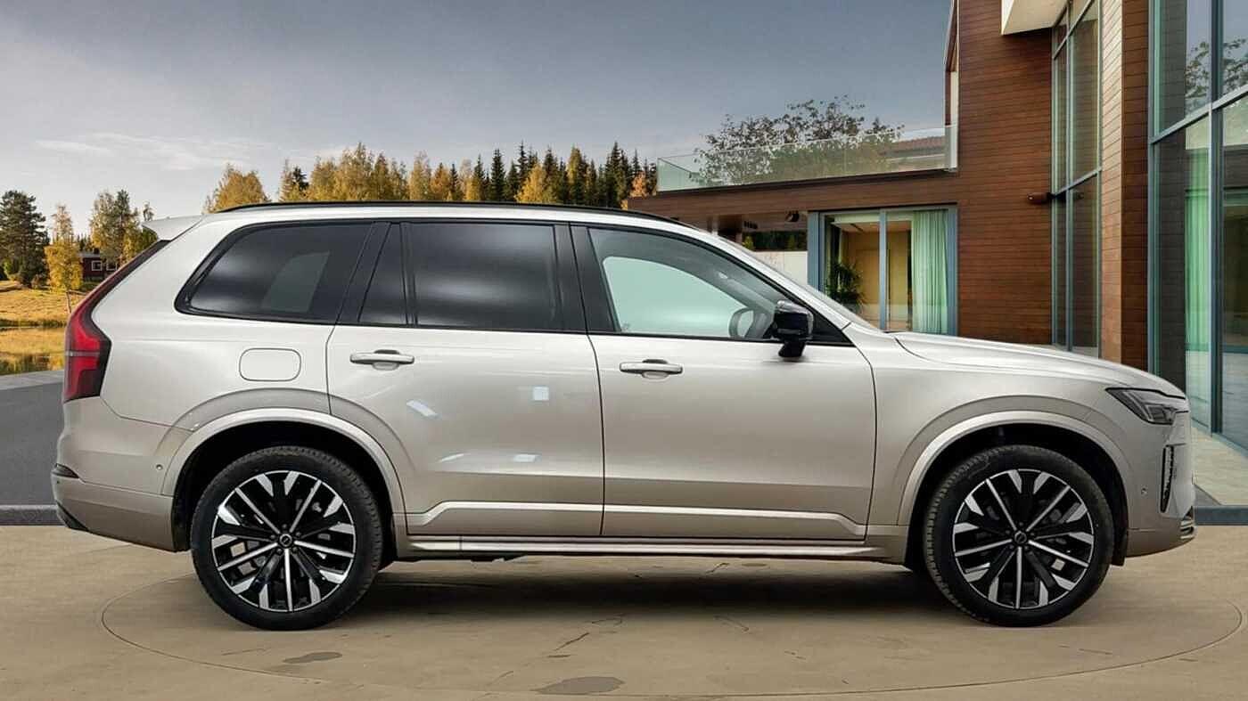 Volvo XC90 2.0 B5 MHEV Plus Auto 4WD Euro 6 (s/s) 5dr OV25URR Image 2