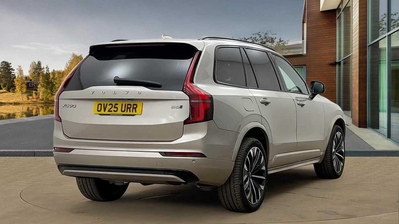 Volvo XC90 2.0 B5 MHEV Plus Auto 4WD Euro 6 (s/s) 5dr OV25URR Image 3