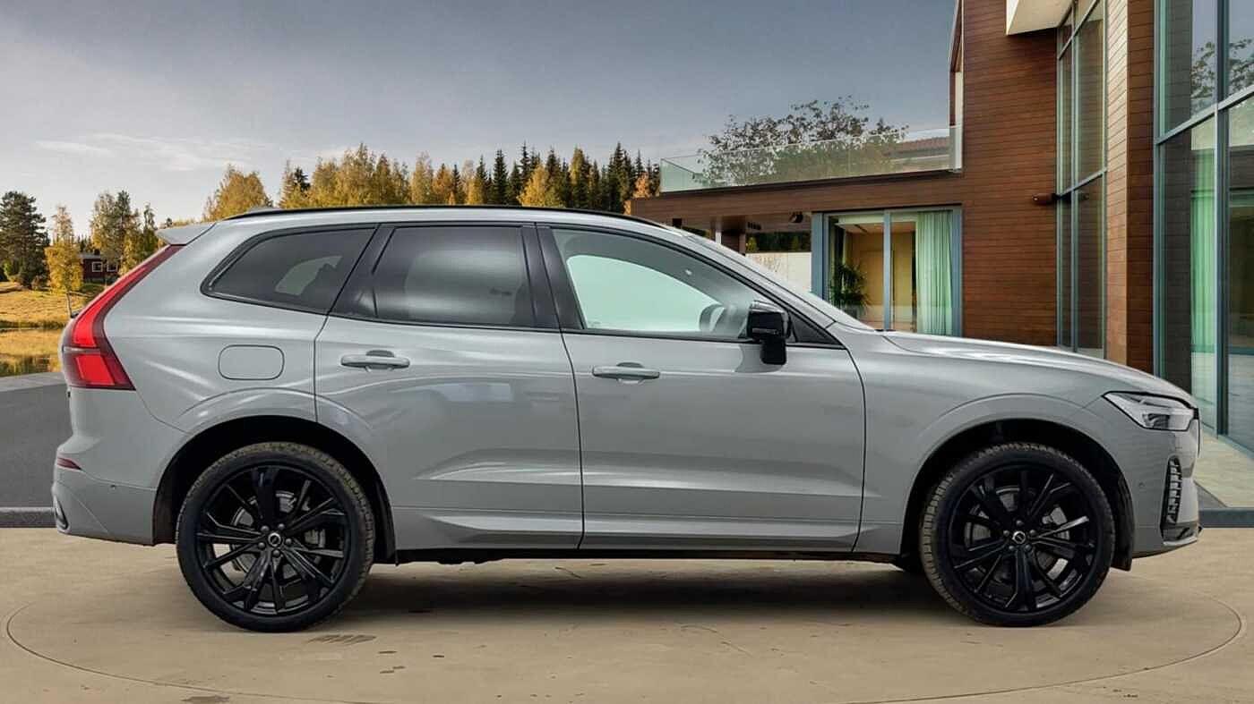 Volvo XC60 2.0 B5 MHEV Ultra Black Edition Auto AWD Euro 6 (s/s) 5dr OE25YTX Image 2