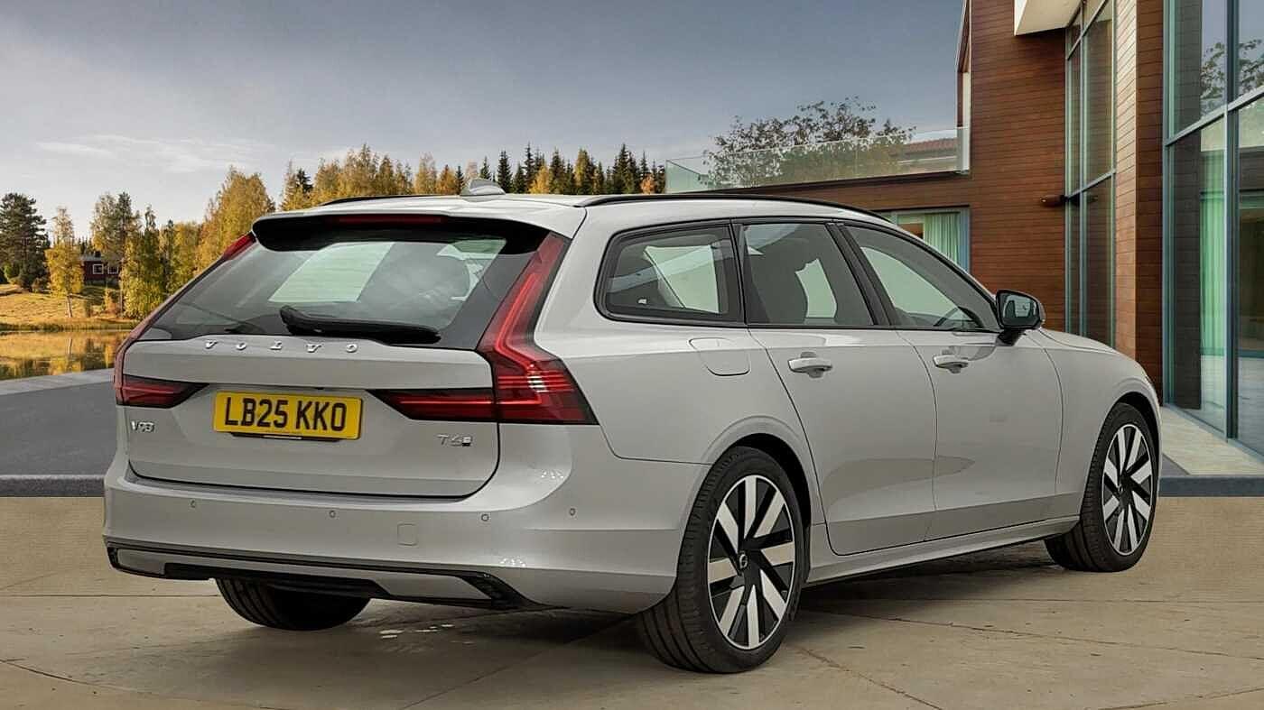 Volvo V90 Plug-In Hybrid 2.0h T6 18.8kWh Plus Auto AWD Euro 6 (s/s) 5dr LB25KKO Image 3