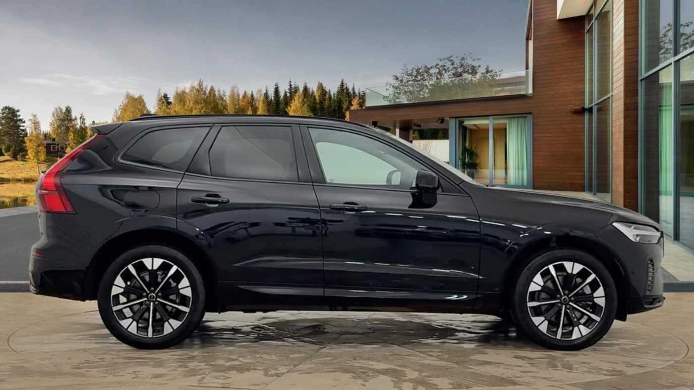 Volvo XC60 2.0 B5 MHEV Plus Pro Auto AWD Euro 6 (s/s) 5dr OW25UBP Image 2