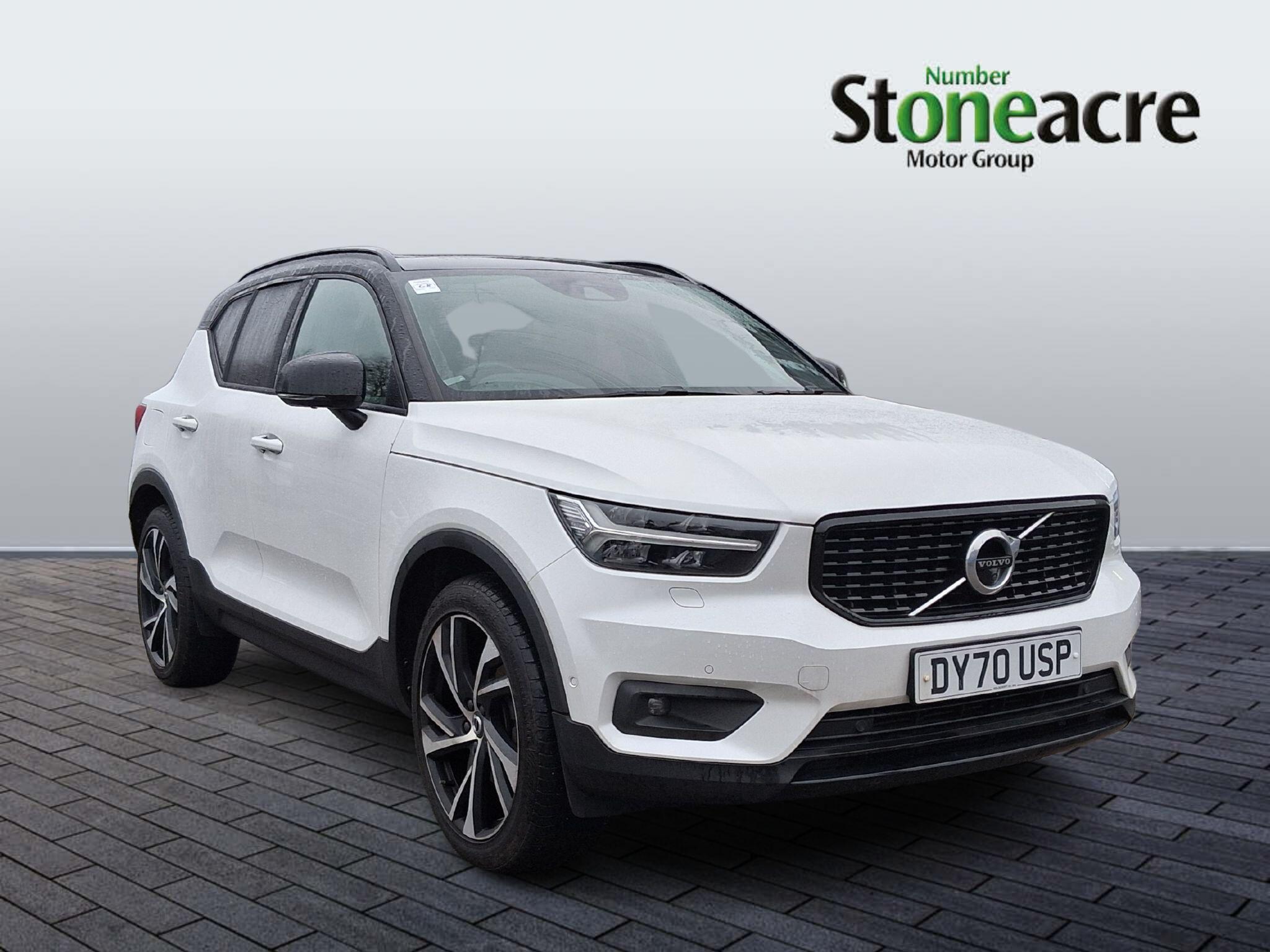 Volvo XC40 2.0 D3 R-Design Pro Auto AWD Euro 6 (s/s) 5dr DY70USP Image 1