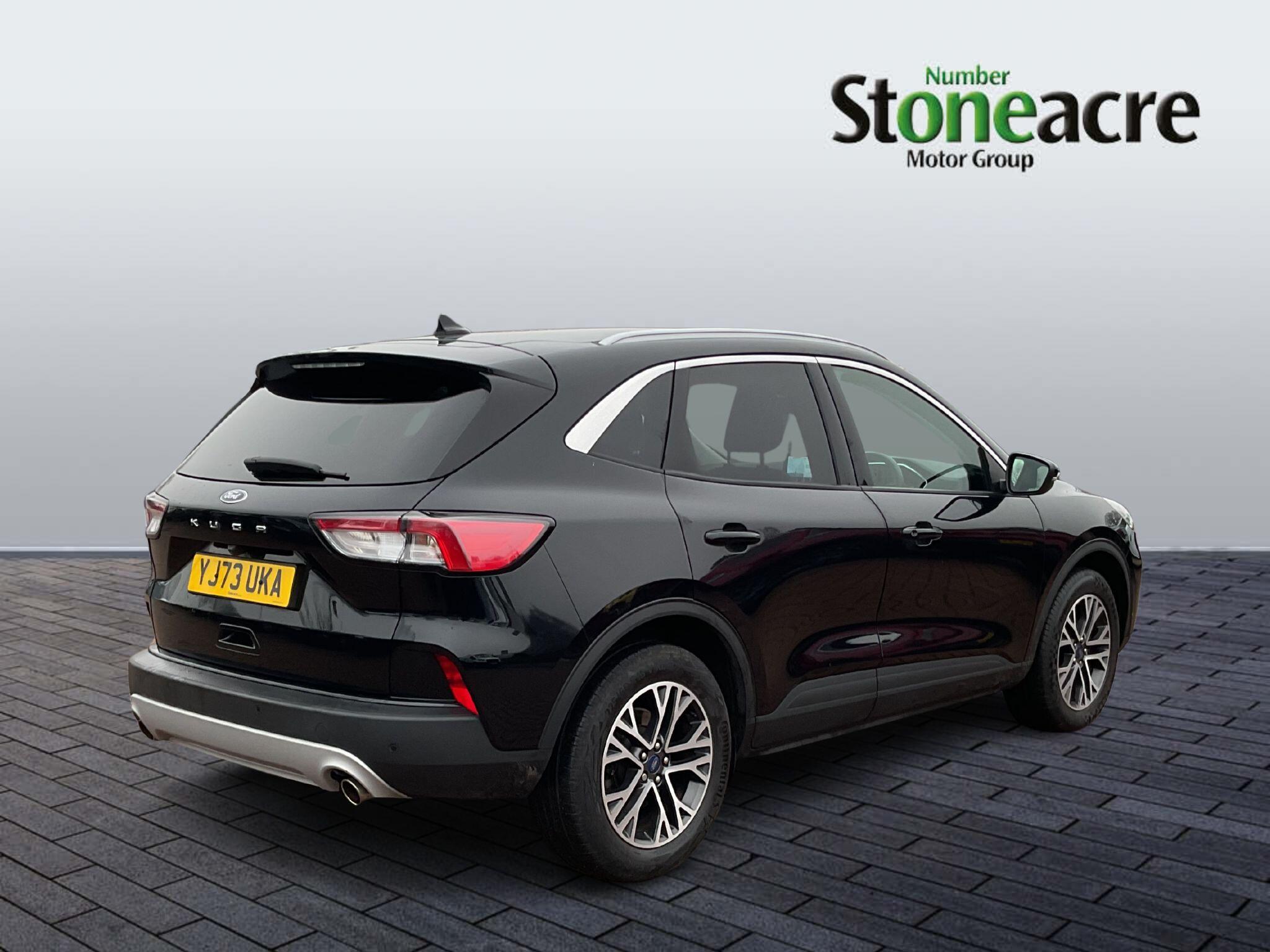 Ford Kuga 1.5 EcoBoost 150 Titanium Edition 5dr YJ73UKA Image 3