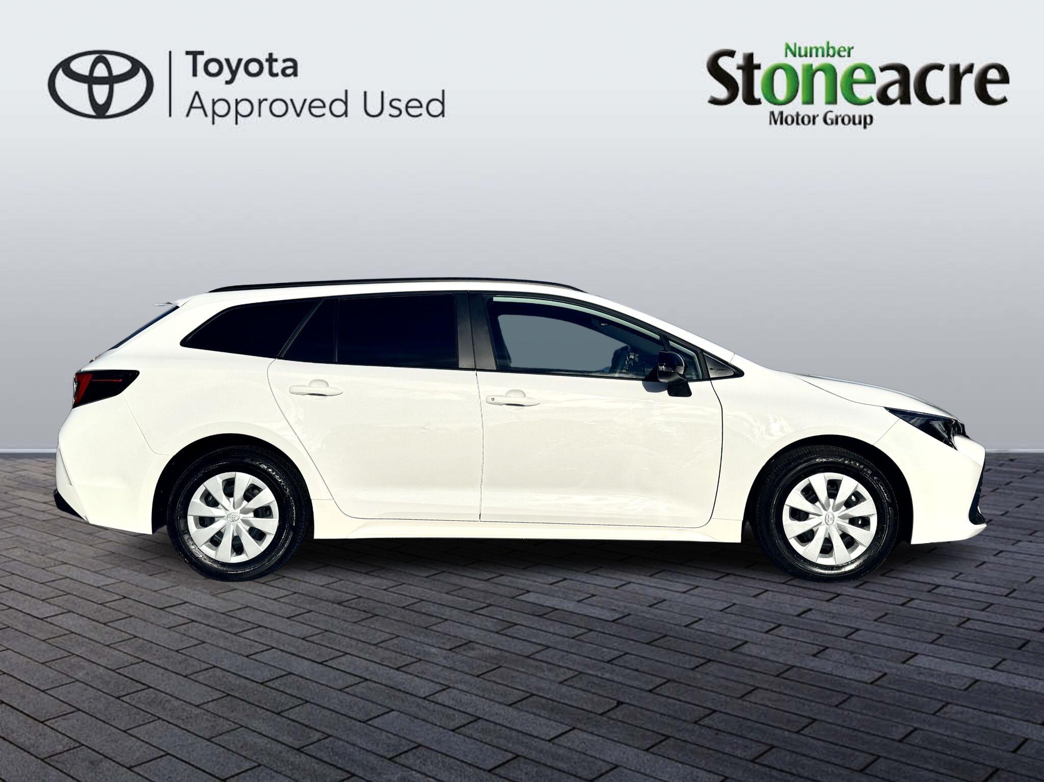 Toyota Corolla Commercial Image 2