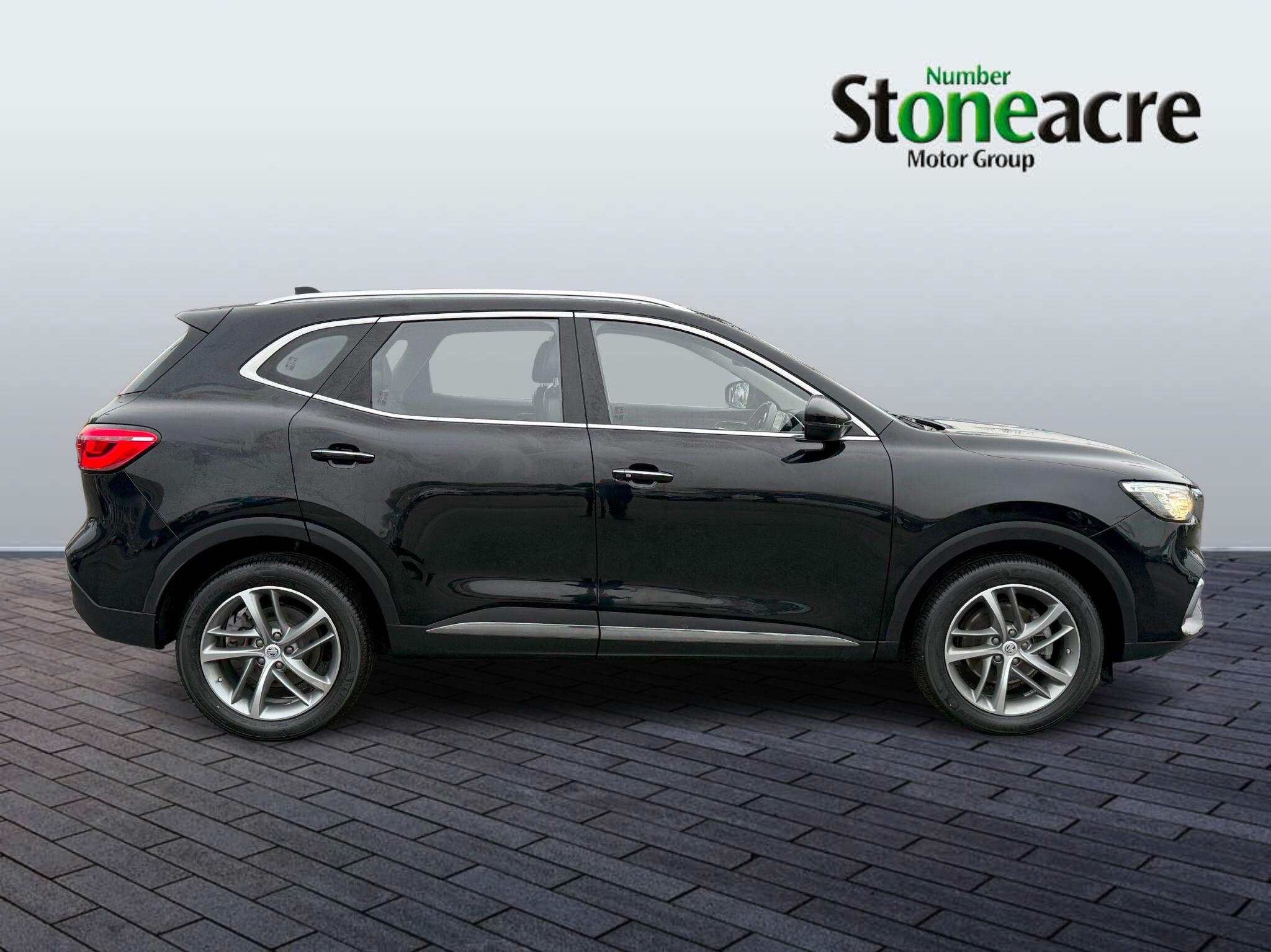 MG HS 1.5 T-GDI Excite 5dr DCT HN72UAD Image 2