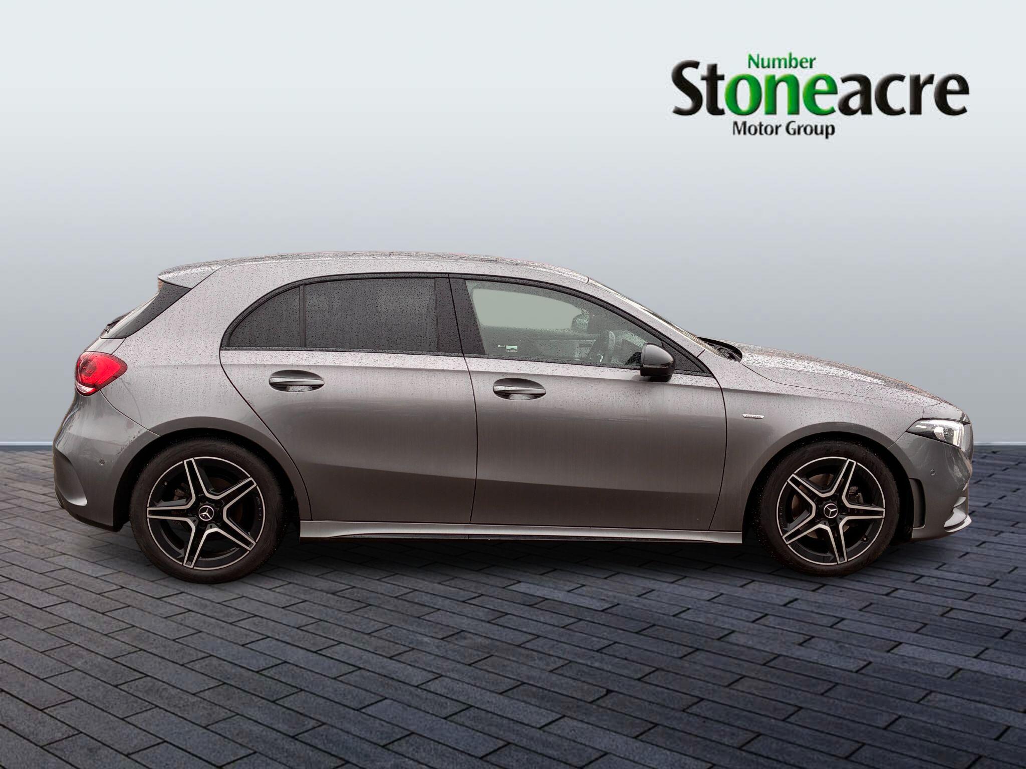 Mercedes-Benz A-Class 1.3 A180 AMG Line Edition (Executive) Hatchback 5dr Petrol 7G-DCT Euro 6 (s/s) (136 ps) LR71RPZ Image 2