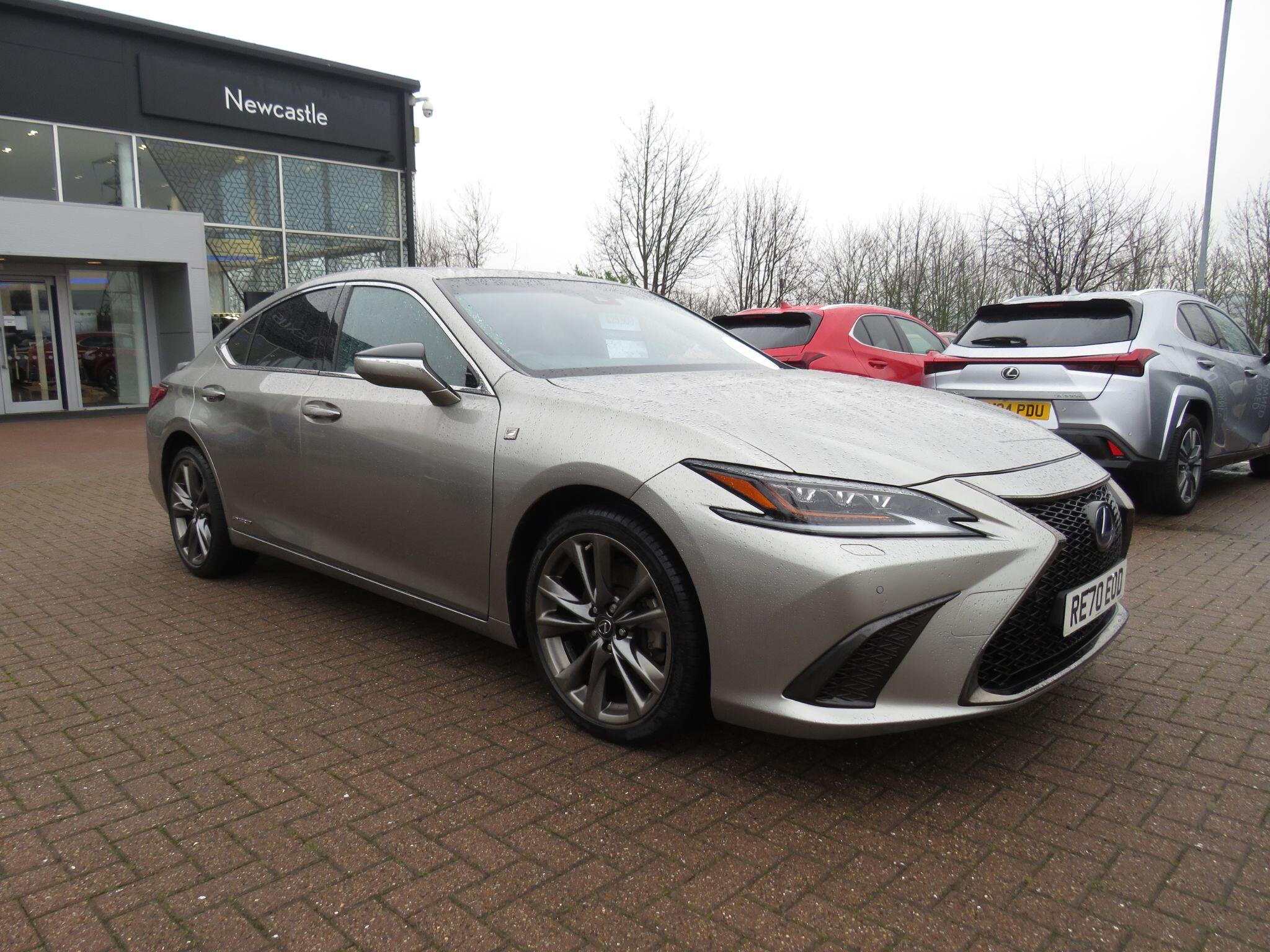 Lexus ES 300h 2.5 F-Sport 4dr CVT RE70EOD Image 1