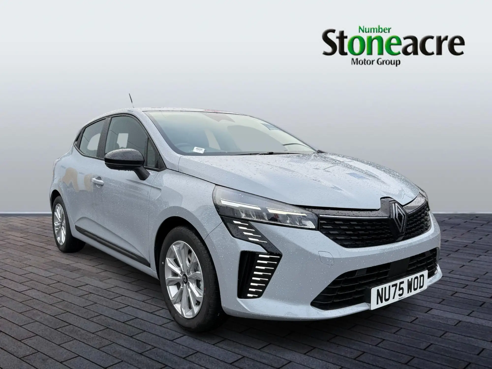 Renault Clio E-Tech 1.6 E-TECH full hybrid 145 Evolution 5dr Auto NU75WOD Image 1