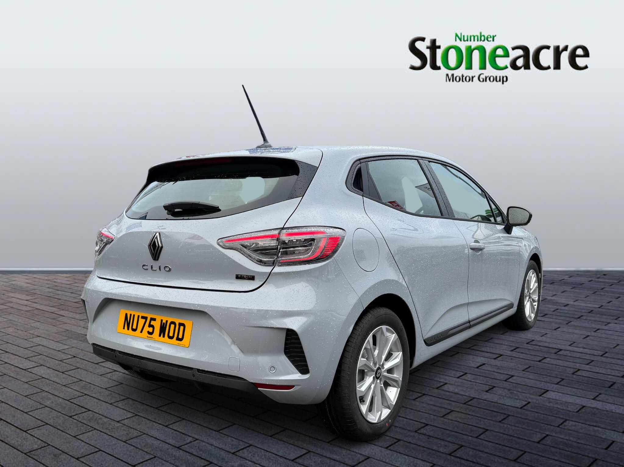 Renault Clio E-Tech 1.6 E-TECH full hybrid 145 Evolution 5dr Auto NU75WOD Image 3