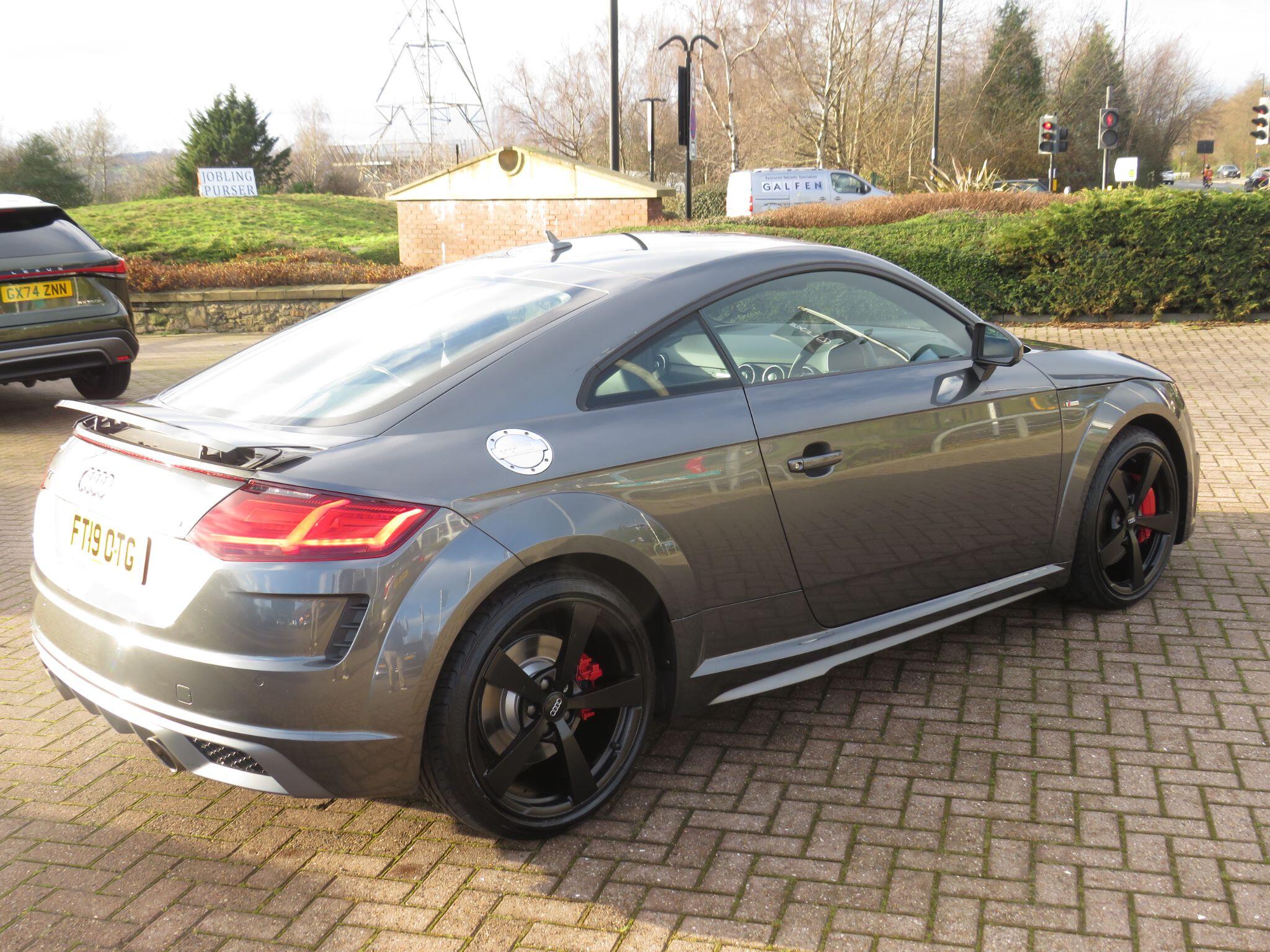 Audi TT 2.0 TFSI 45 S line S Tronic quattro Euro 6 (s/s) 3dr FT19OTG Image 2